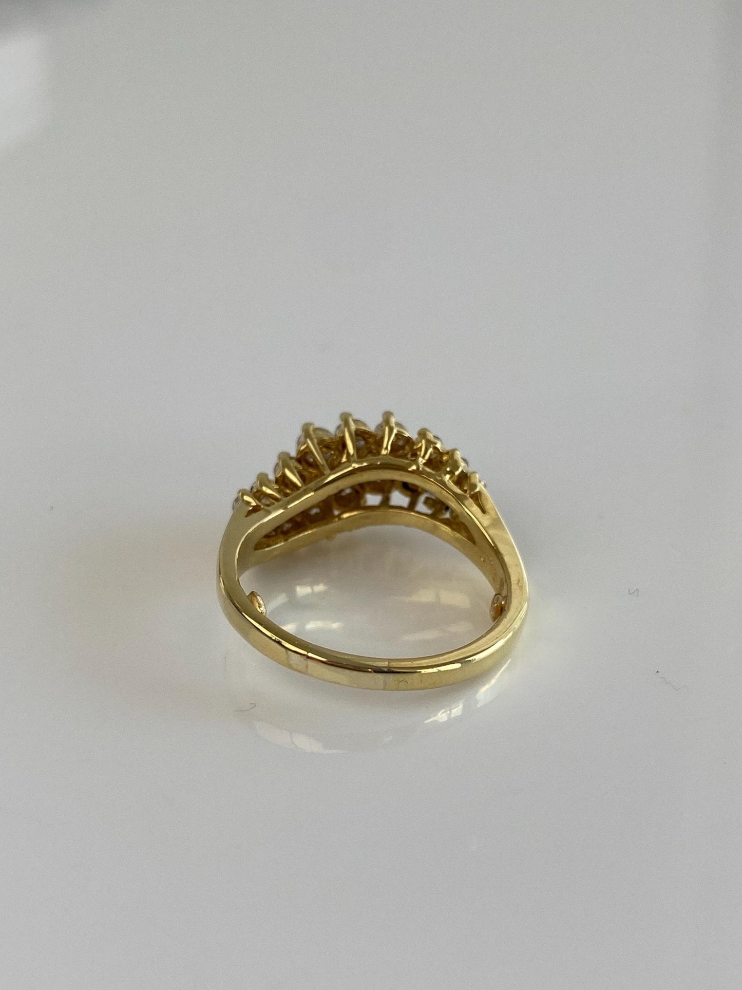 Vintage Solid 18k Yellow Gold Diamond Cluster Ring - Size 5.5