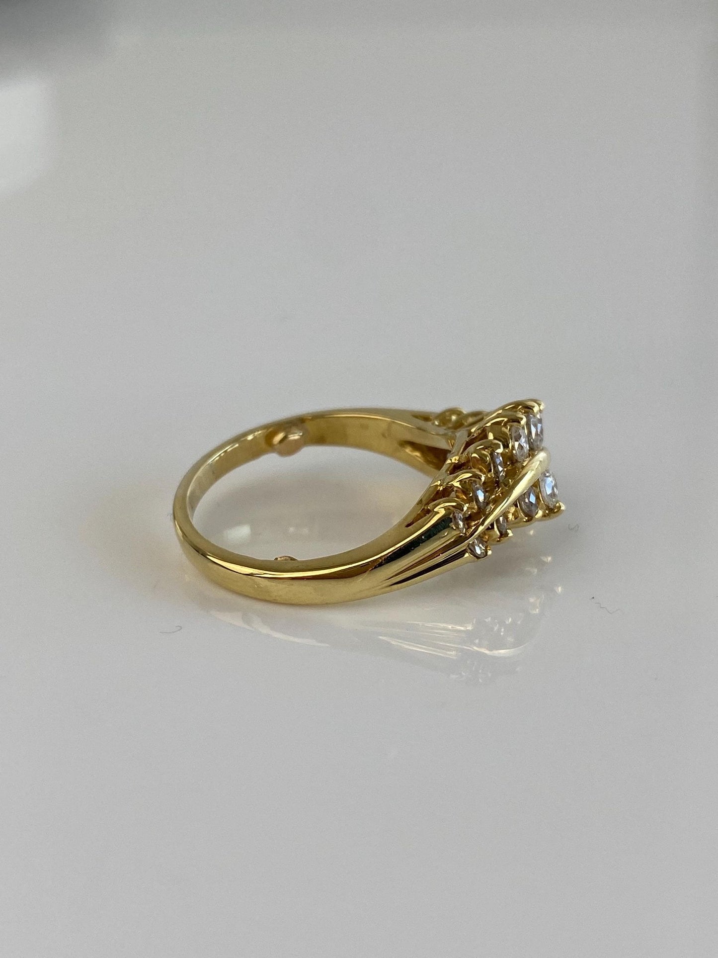 Vintage Solid 18k Yellow Gold Diamond Cluster Ring - Size 5.5