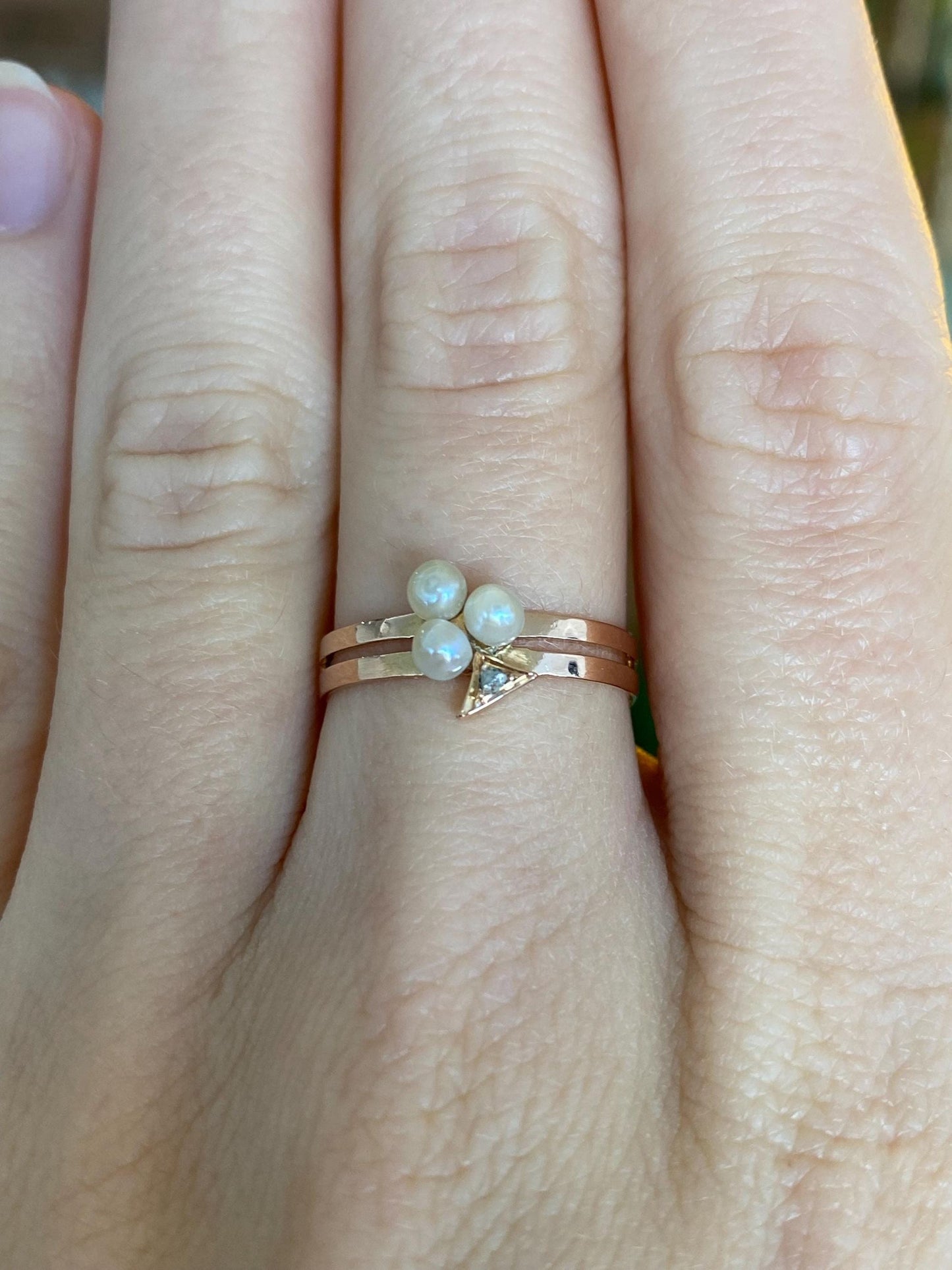Vintage Solid 18k Rosey Gold Diamond Pearls Ring - Size 6.25