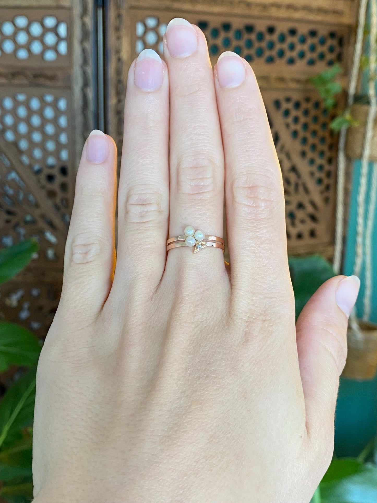 Vintage Solid 18k Rosey Gold Diamond Pearls Ring - Size 6.25