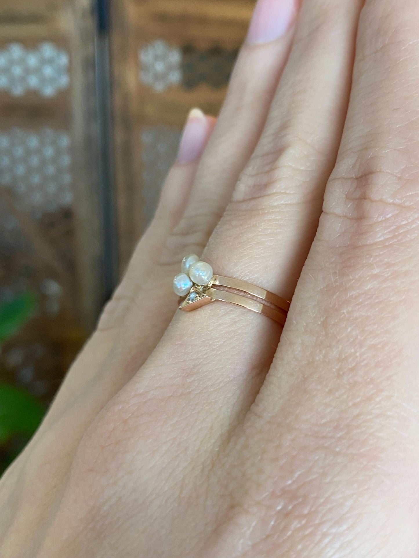 Vintage Solid 18k Rosey Gold Diamond Pearls Ring - Size 6.25