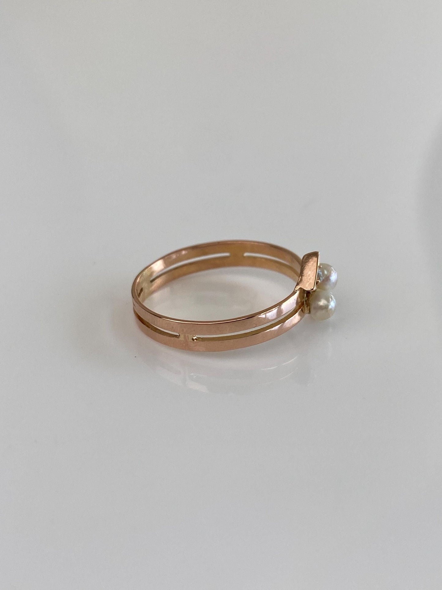 Vintage Solid 18k Rosey Gold Diamond Pearls Ring - Size 6.25