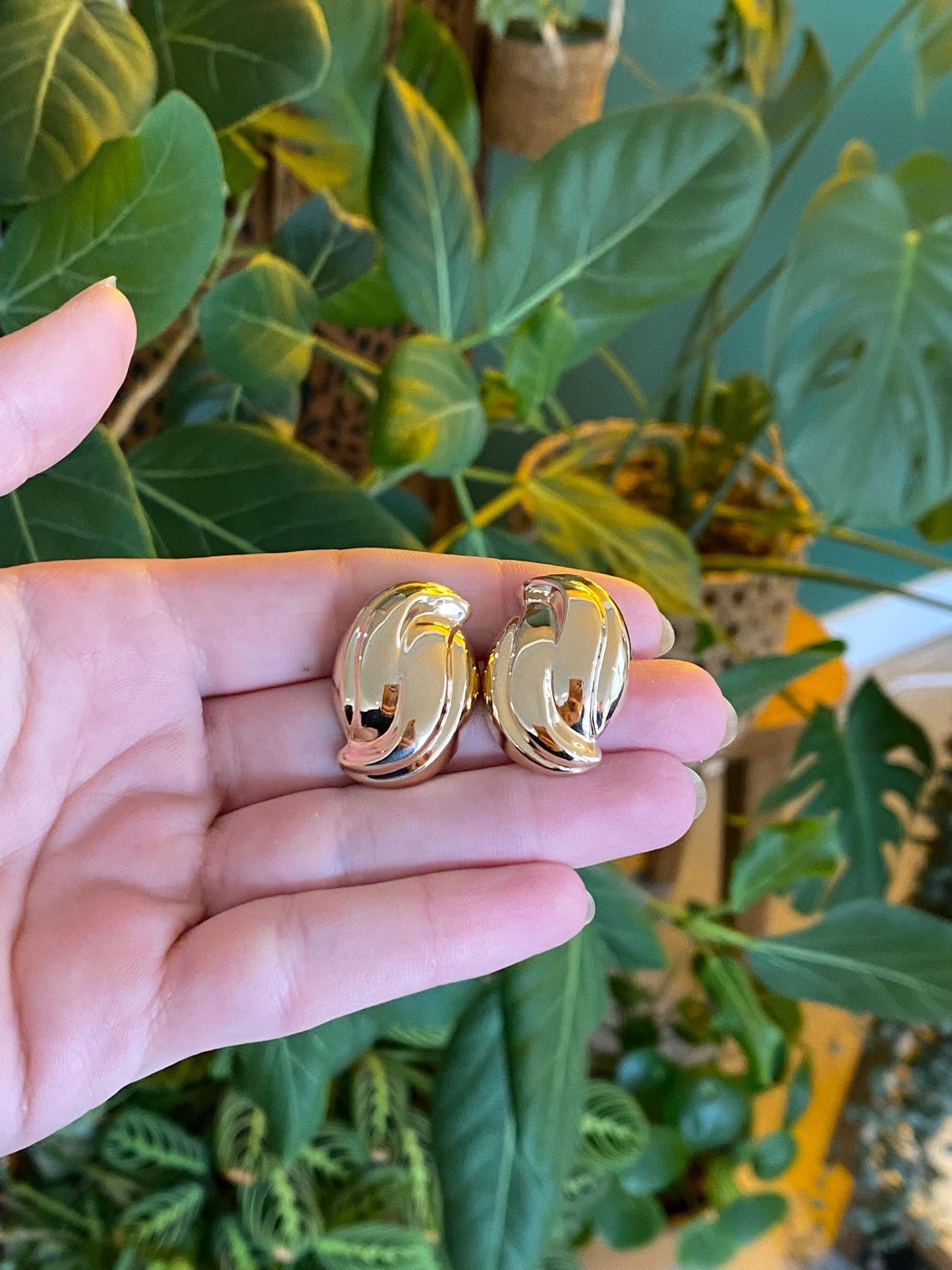 Vintage 14k Yellow Gold Large Domed Stud Earrings