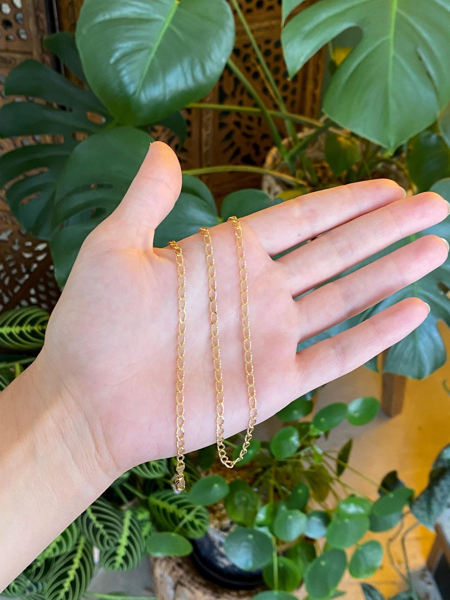 Vintage Solid 14k Yellow Gold Diamond Cut Textured Elongated Curb Chain Necklace - 18 inches