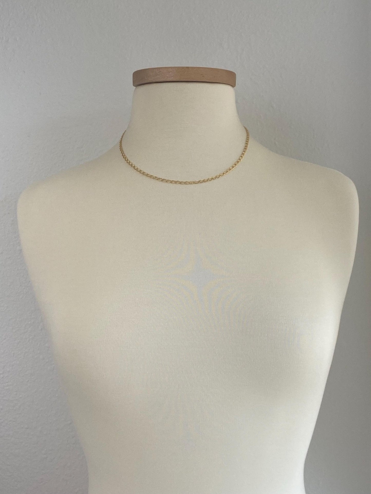 Vintage Solid 14k Yellow Gold Diamond Cut Textured Elongated Curb Chain Necklace - 18 inches