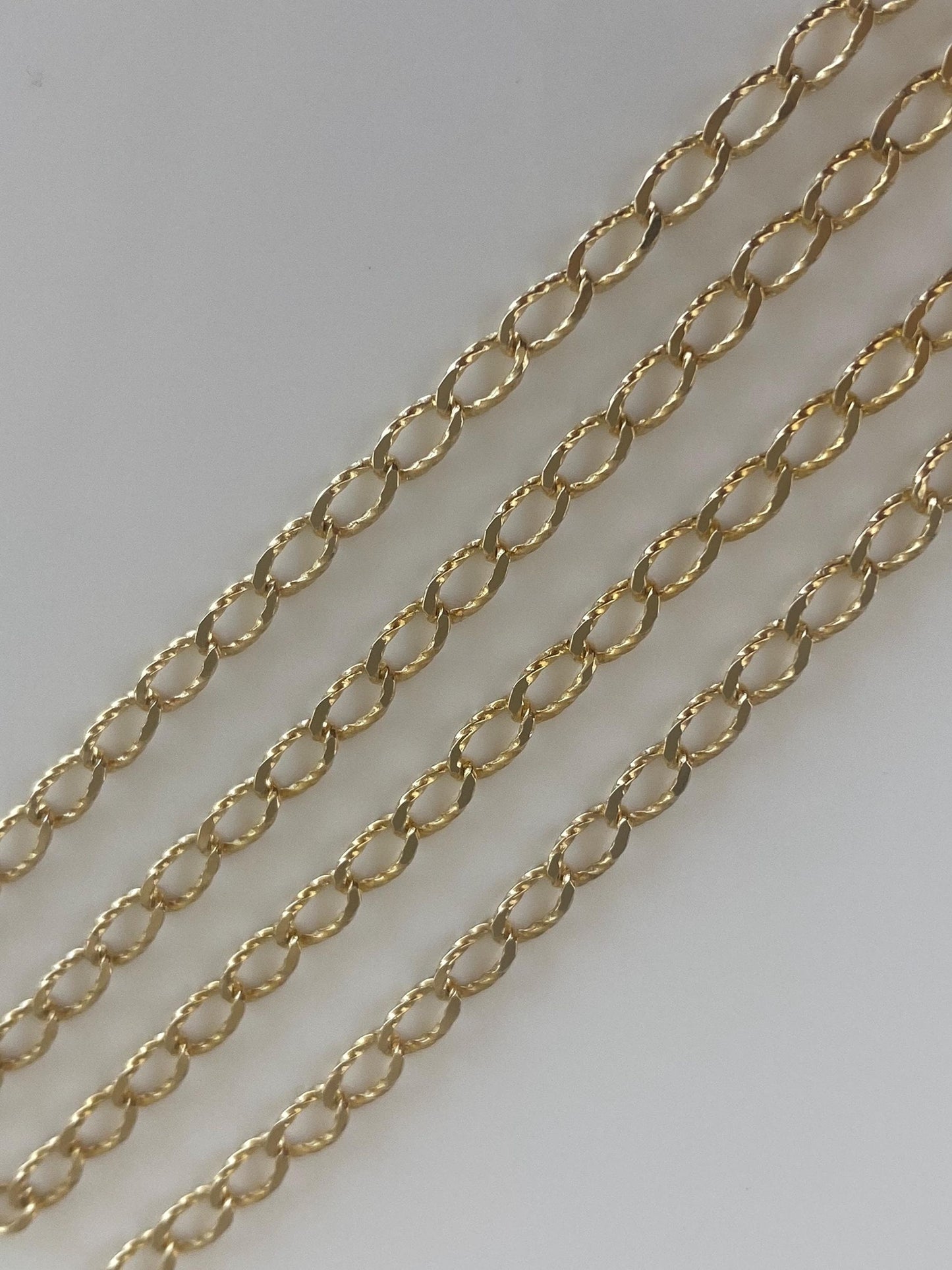 Vintage Solid 14k Yellow Gold Diamond Cut Textured Elongated Curb Chain Necklace - 18 inches