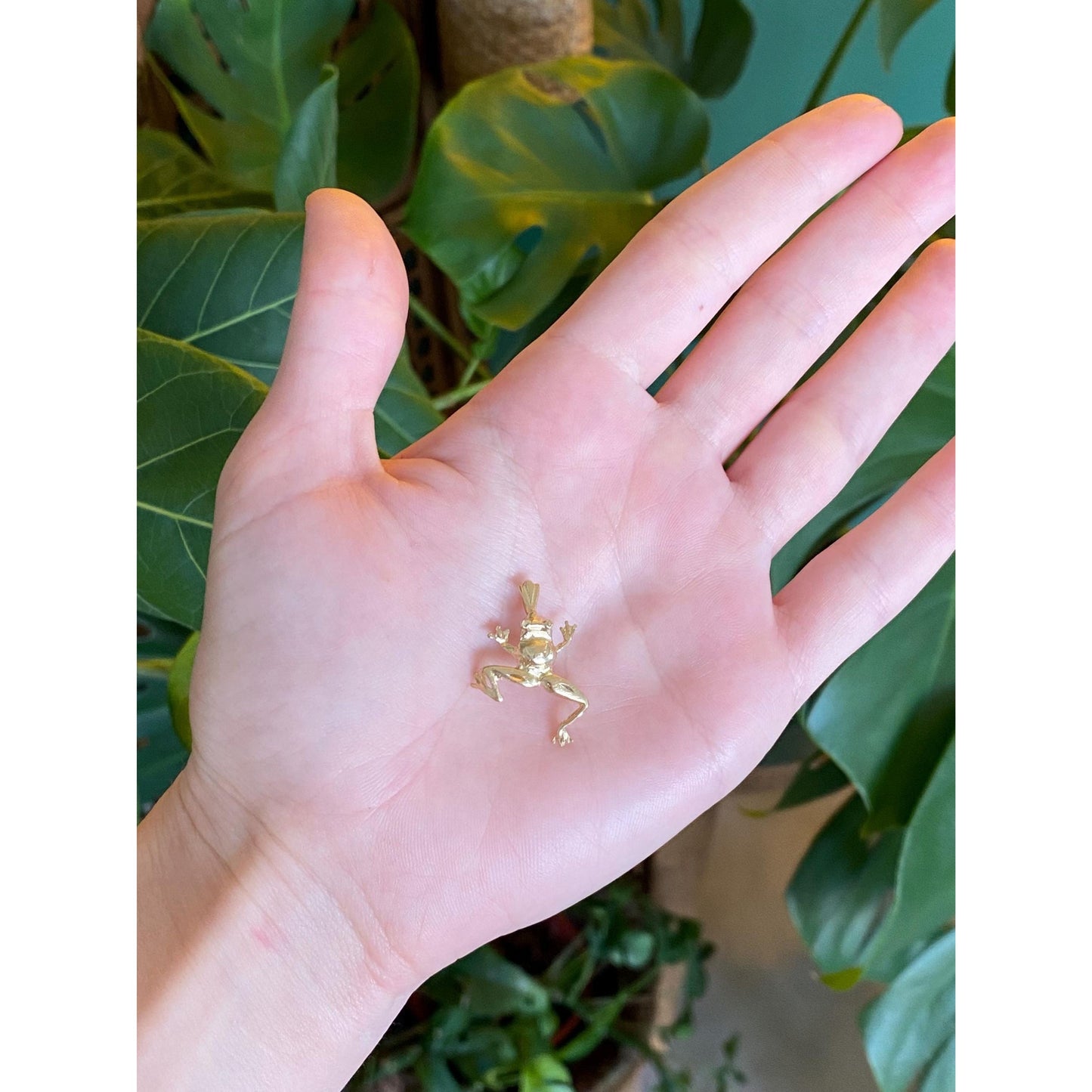 Vintage Solid 14k Yellow Gold Diamond Cut Frog Charm