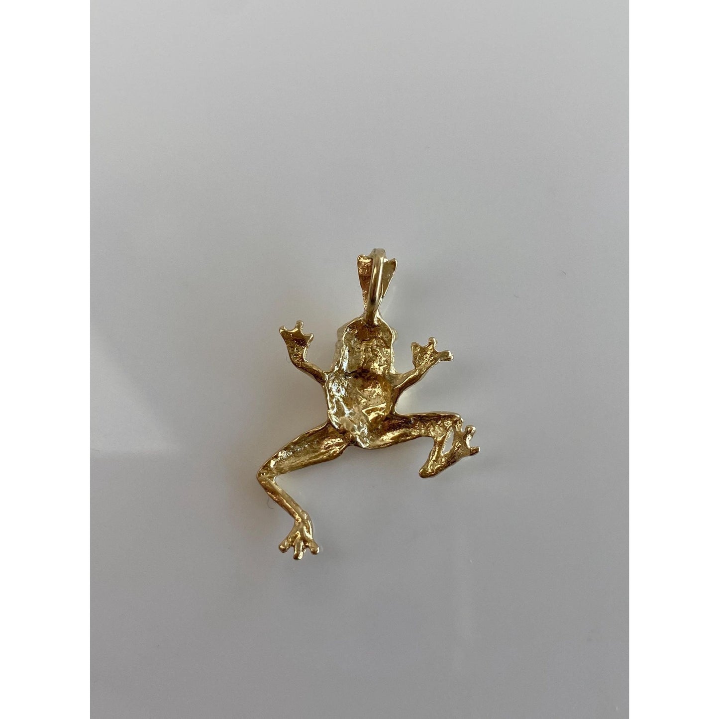 Vintage Solid 14k Yellow Gold Diamond Cut Frog Charm