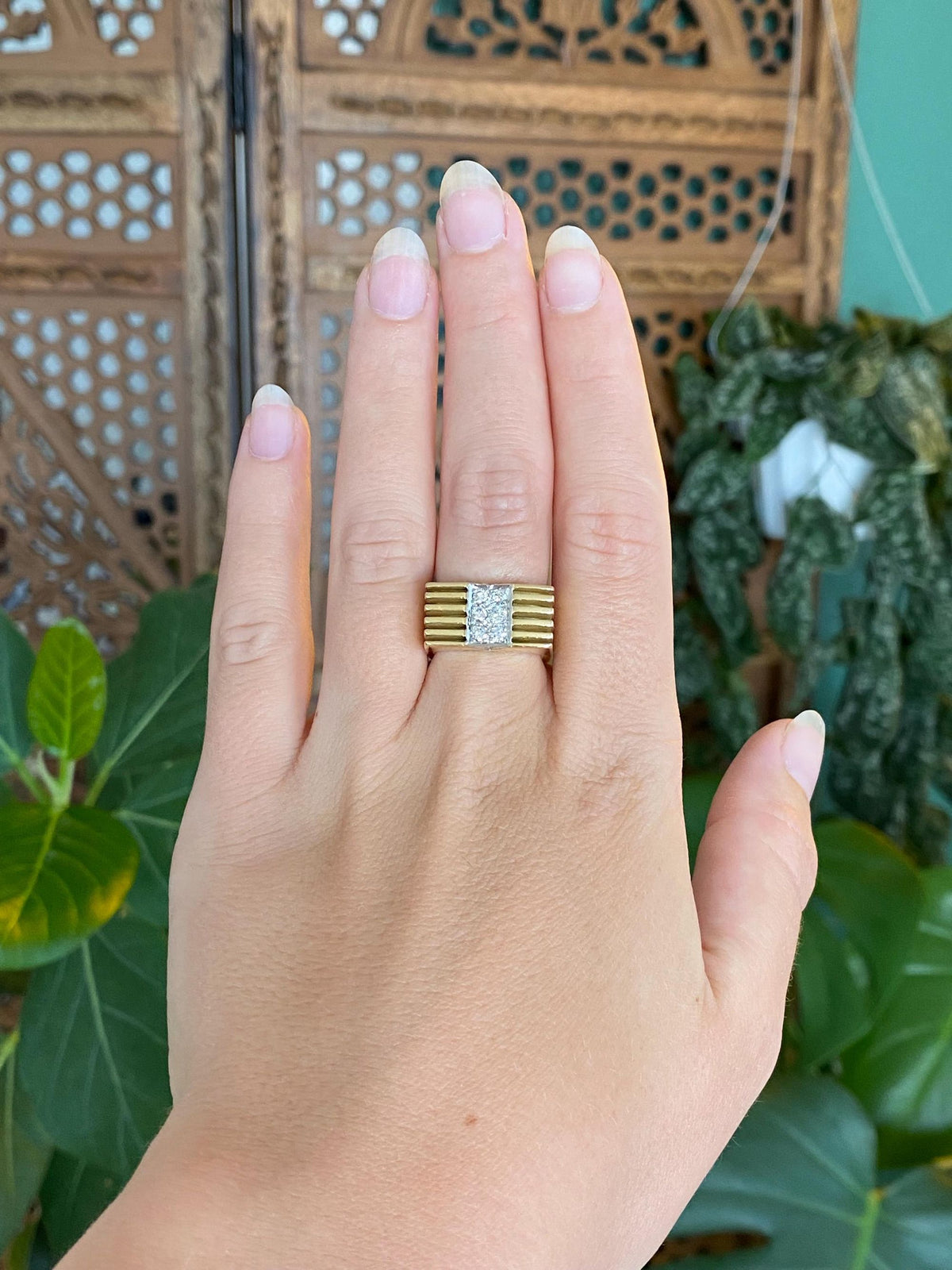 Vintage Solid 18k White & Yellow Gold Diamond Lined Square Ring Band - Size 7