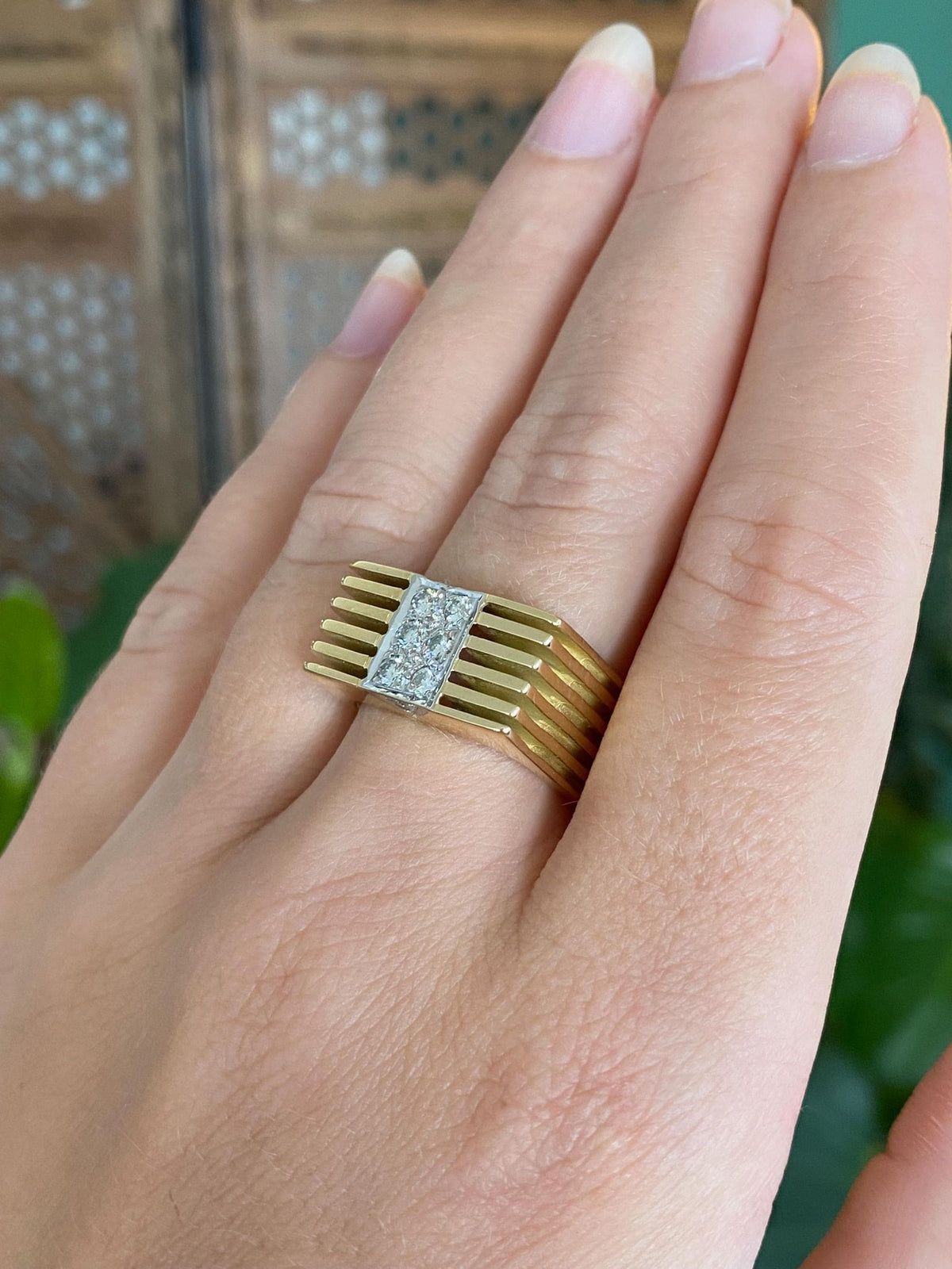Vintage Solid 18k White & Yellow Gold Diamond Lined Square Ring Band - Size 7