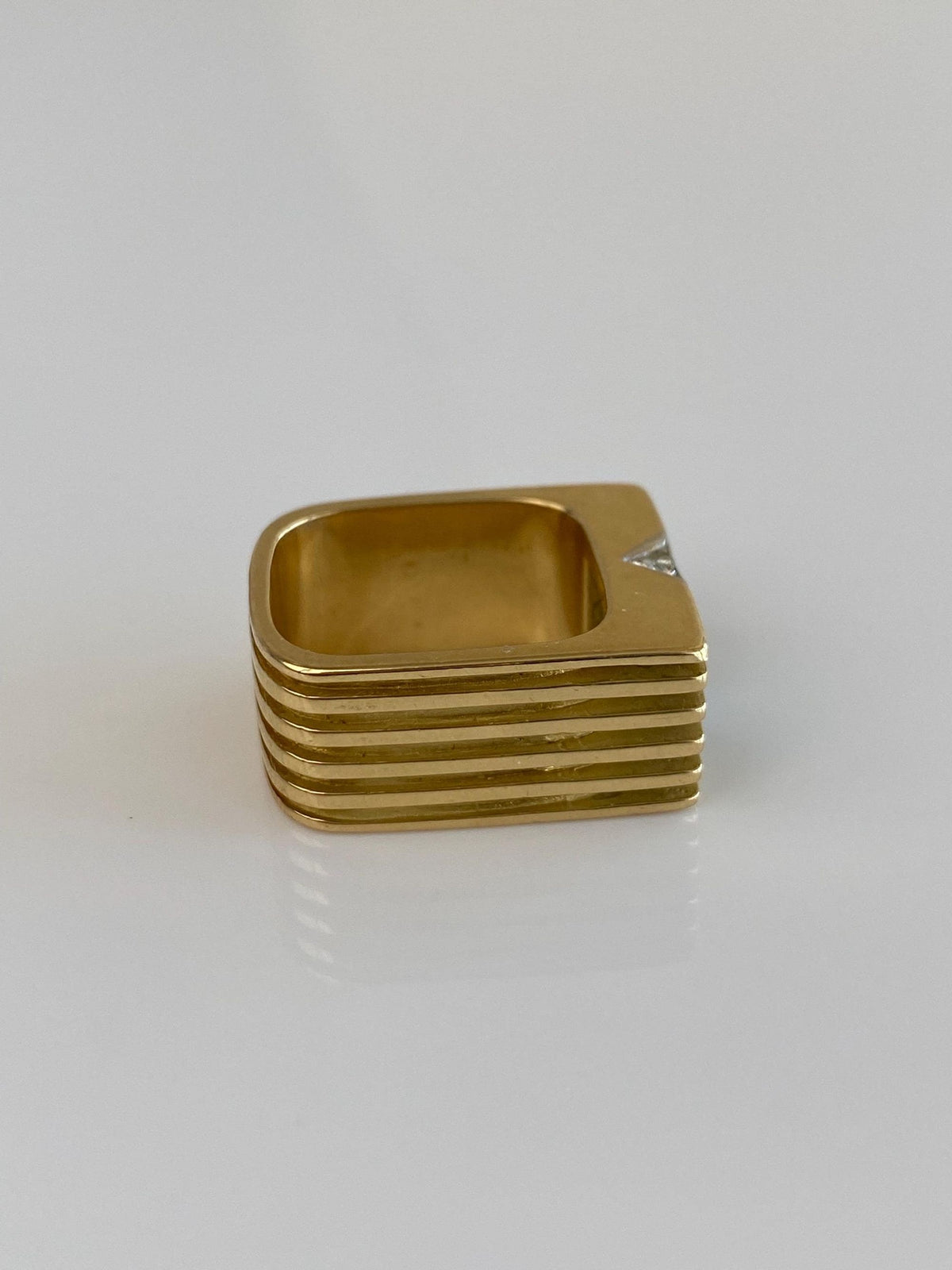 Vintage Solid 18k White & Yellow Gold Diamond Lined Square Ring Band - Size 7