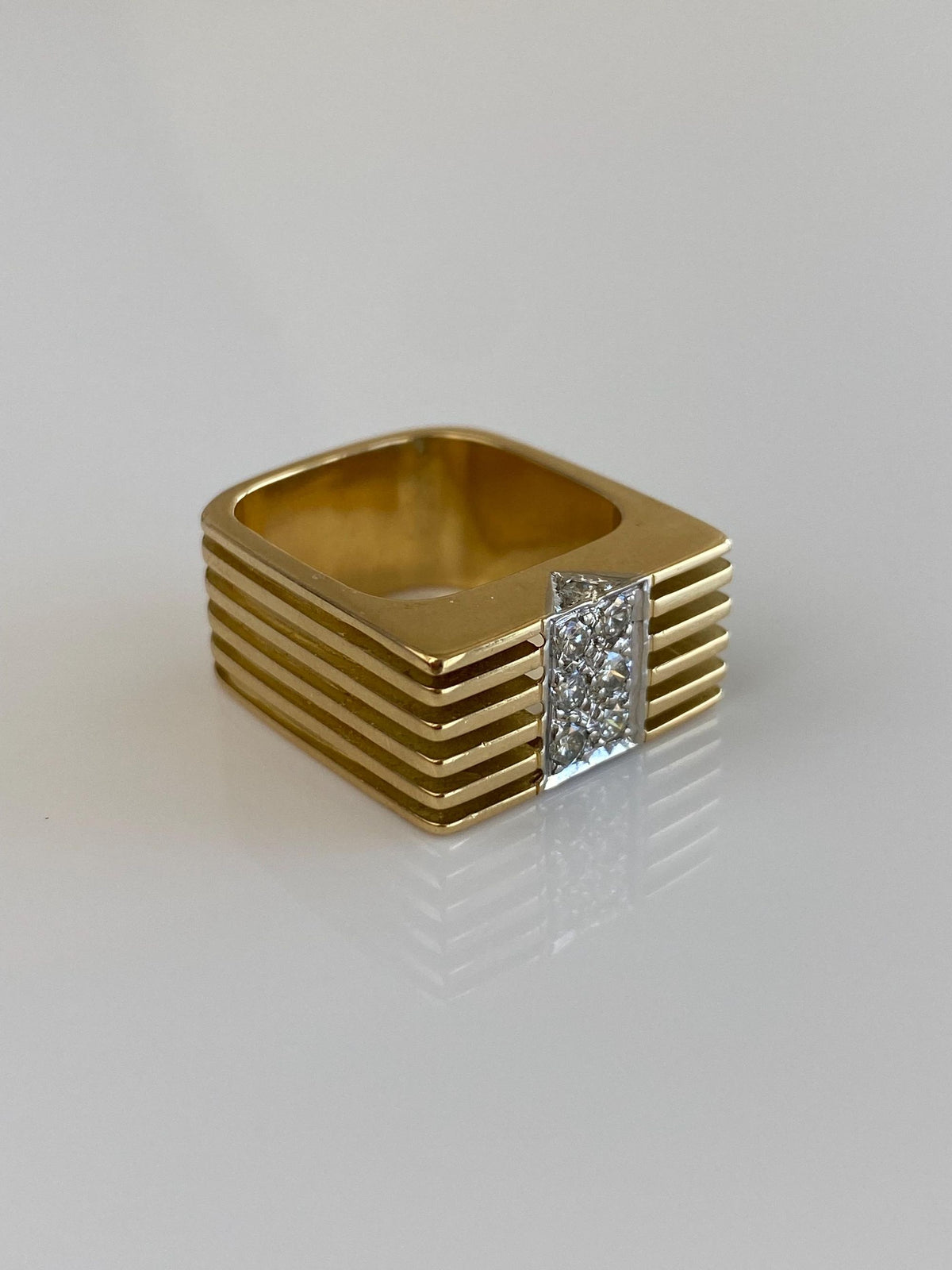 Vintage Solid 18k White & Yellow Gold Diamond Lined Square Ring Band - Size 7