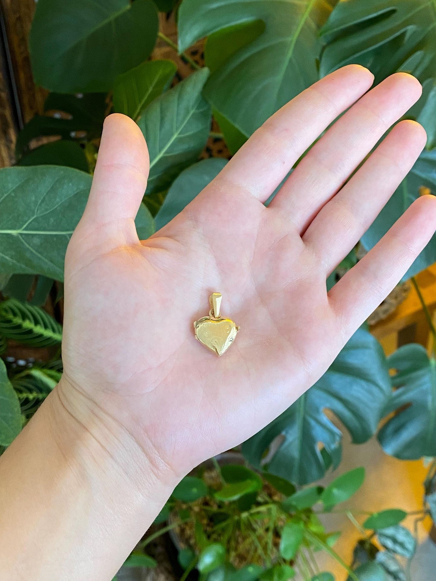 Vintage Solid 14k Yellow Gold Engraved Heart Locket Charm