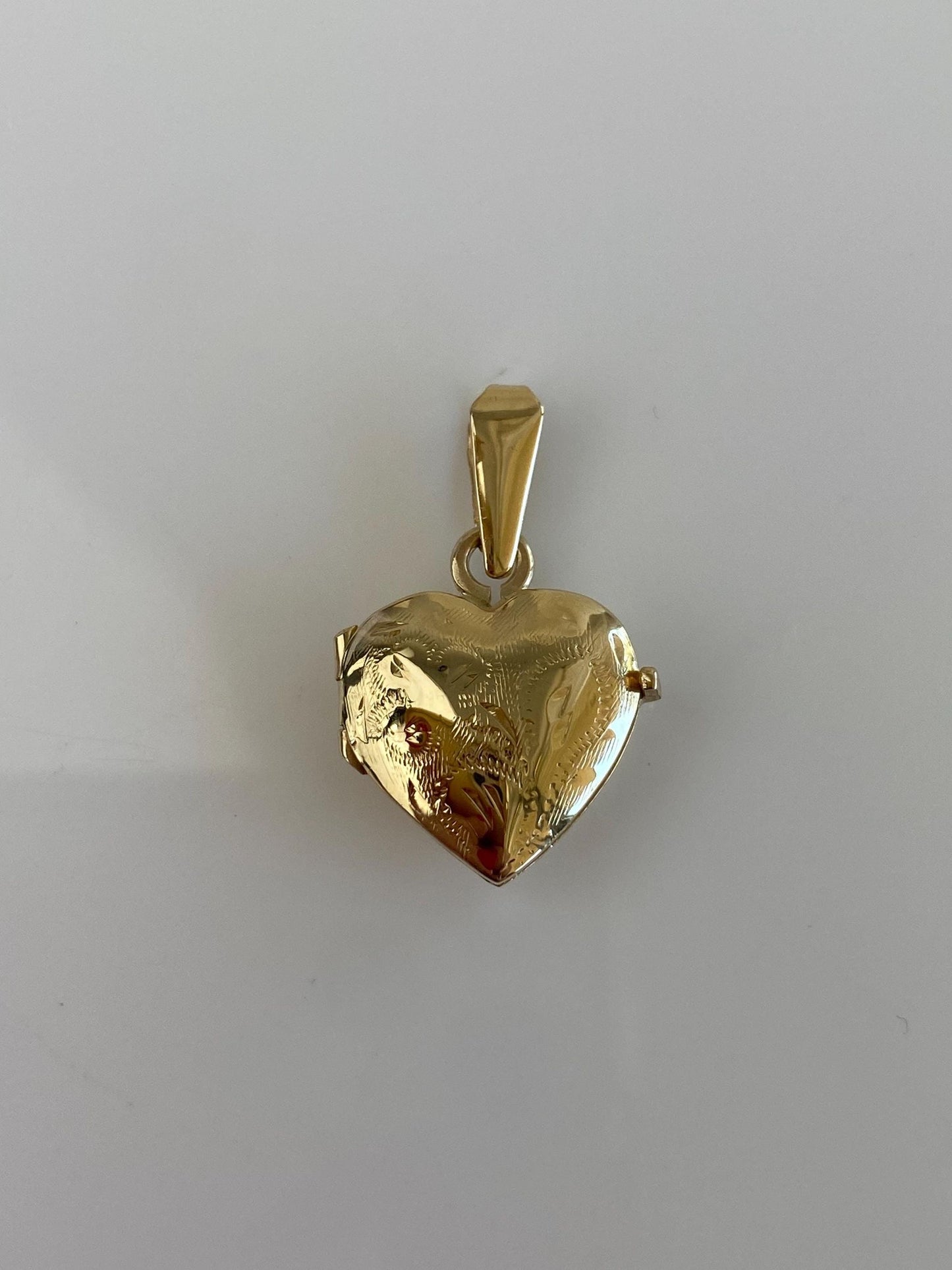 Vintage Solid 14k Yellow Gold Engraved Heart Locket Charm