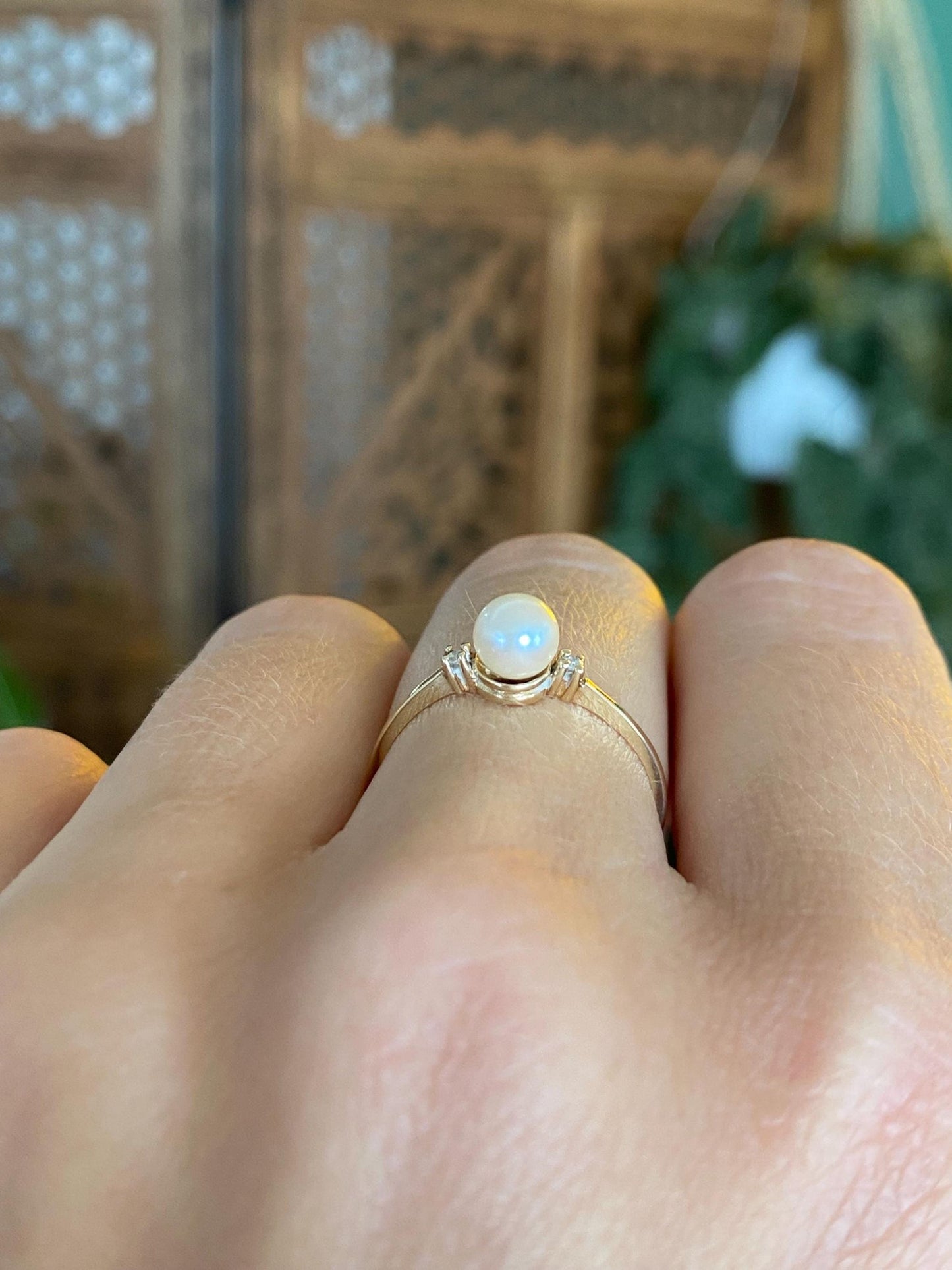 Vintage Solid 10k Yellow Gold Clear Sapphires Pearl Ring - Size 5.75