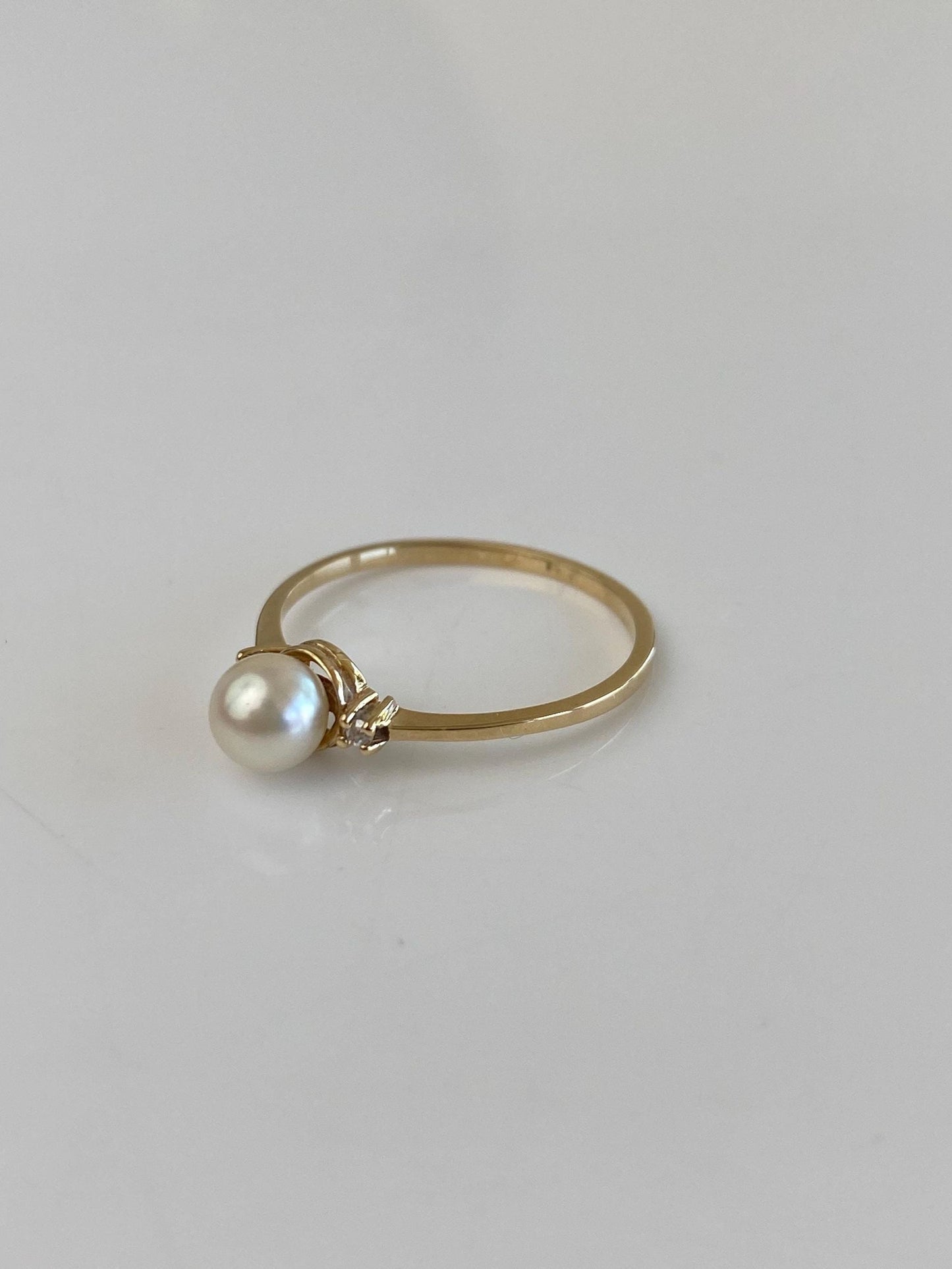 Vintage Solid 10k Yellow Gold Clear Sapphires Pearl Ring - Size 5.75
