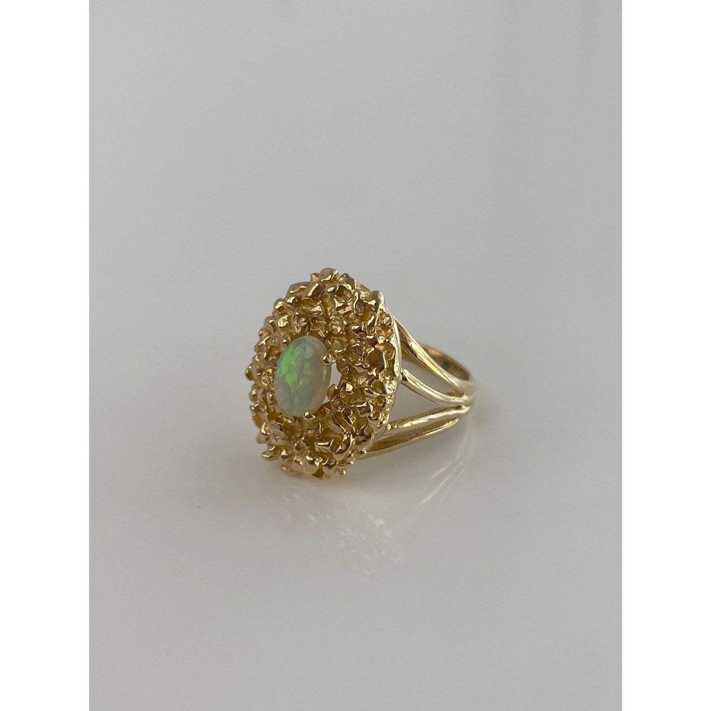 Vintage Solid 14k Yellow Gold Opal Textured Ring - Size 7