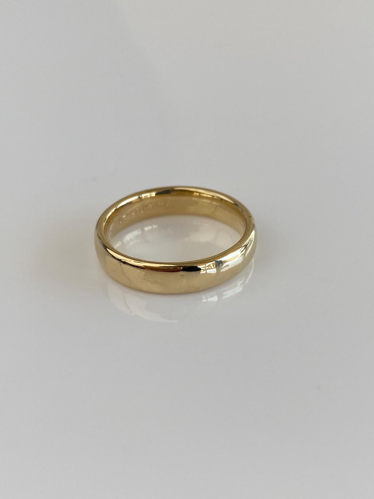 Vintage 14k Yellow Gold Hollow Ring Band - Size 5.75