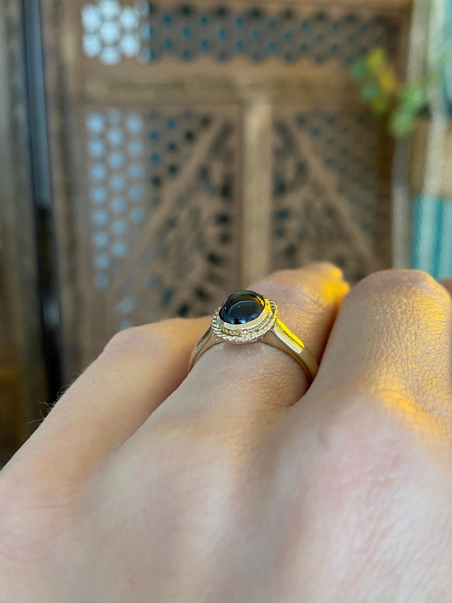 Vintage Solid 10k Yellow Gold Star Sapphire Ring - Size 5.25
