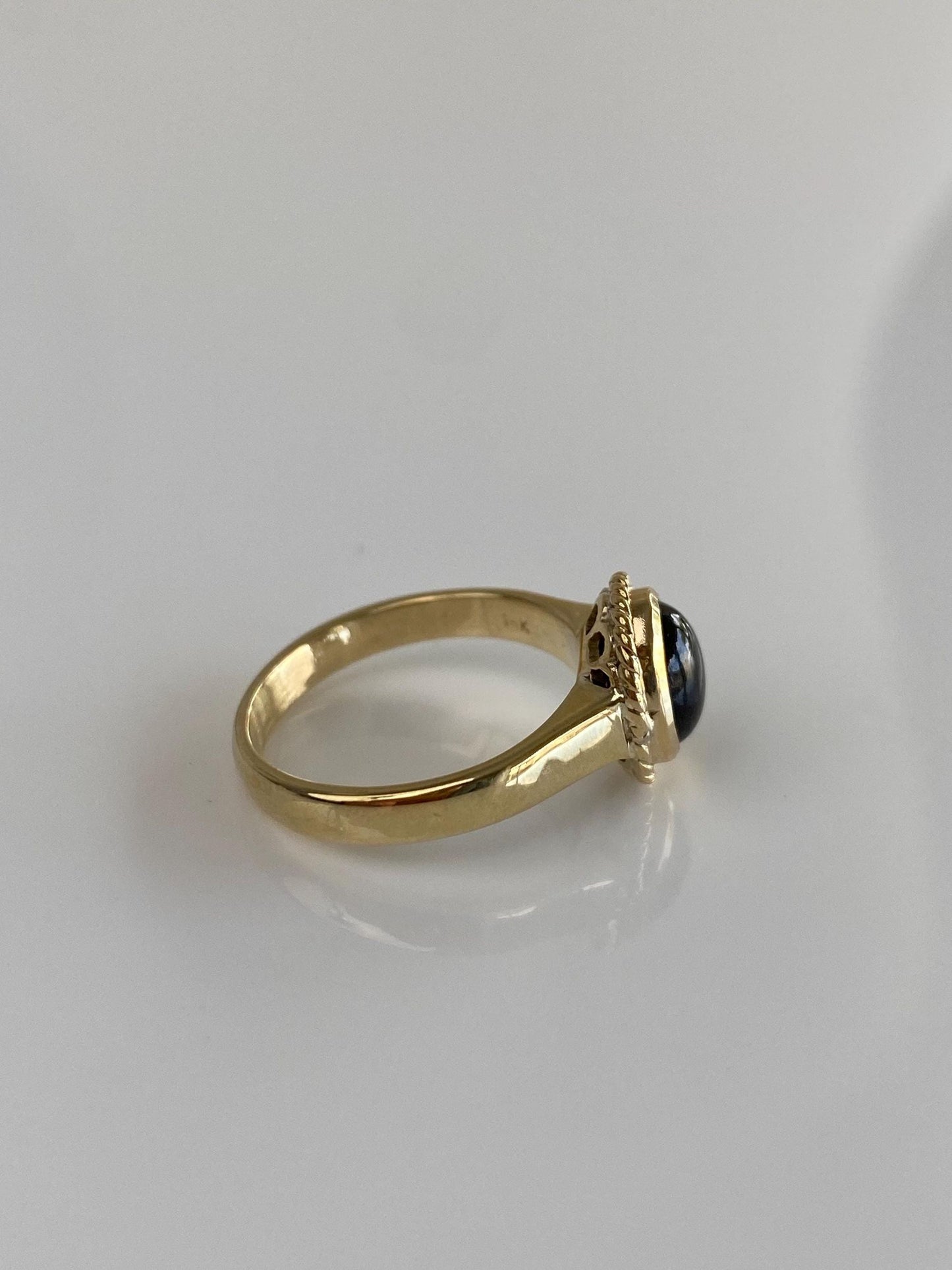 Vintage Solid 10k Yellow Gold Star Sapphire Ring - Size 5.25