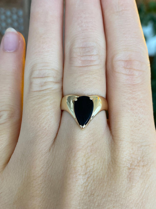 Vintage Solid 14k Yellow Gold Black Onyx Teardrop Chevron Ring - Size 6.25