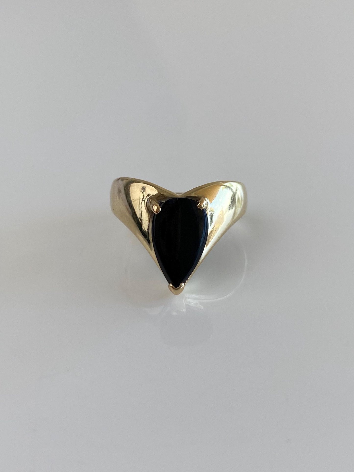 Vintage Solid 14k Yellow Gold Black Onyx Teardrop Chevron Ring - Size 6.25