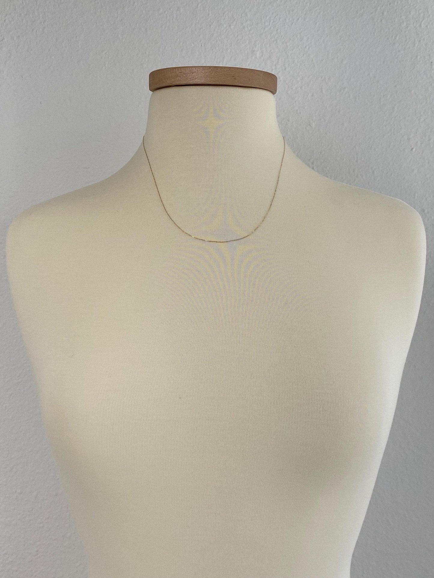 Vintage Solid 14k Yellow Gold Dainty Elongated Cable Chain Necklace - 19.25 inches