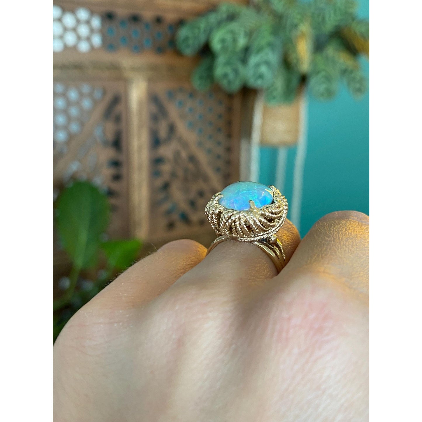 Vintage Solid 14k Yellow Gold Opal Ring - Size 5.25