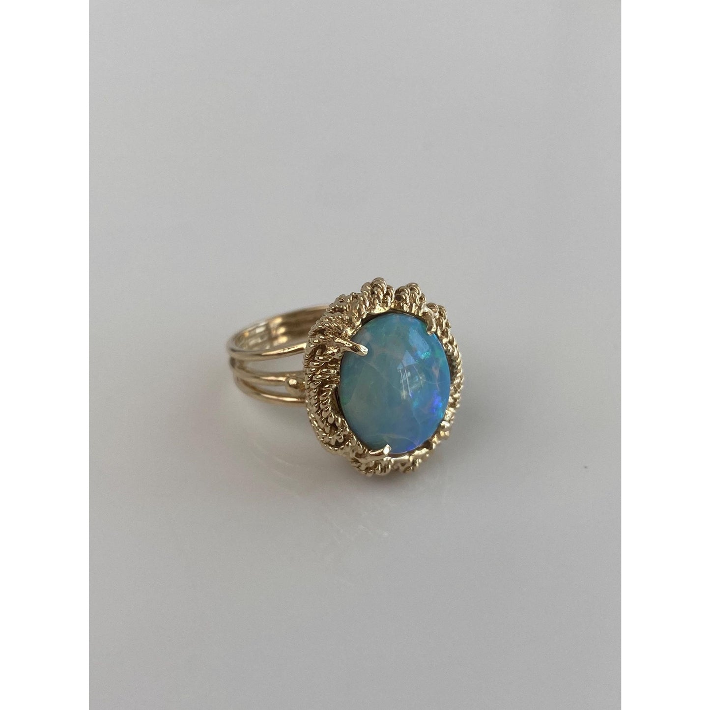 Vintage Solid 14k Yellow Gold Opal Ring - Size 5.25