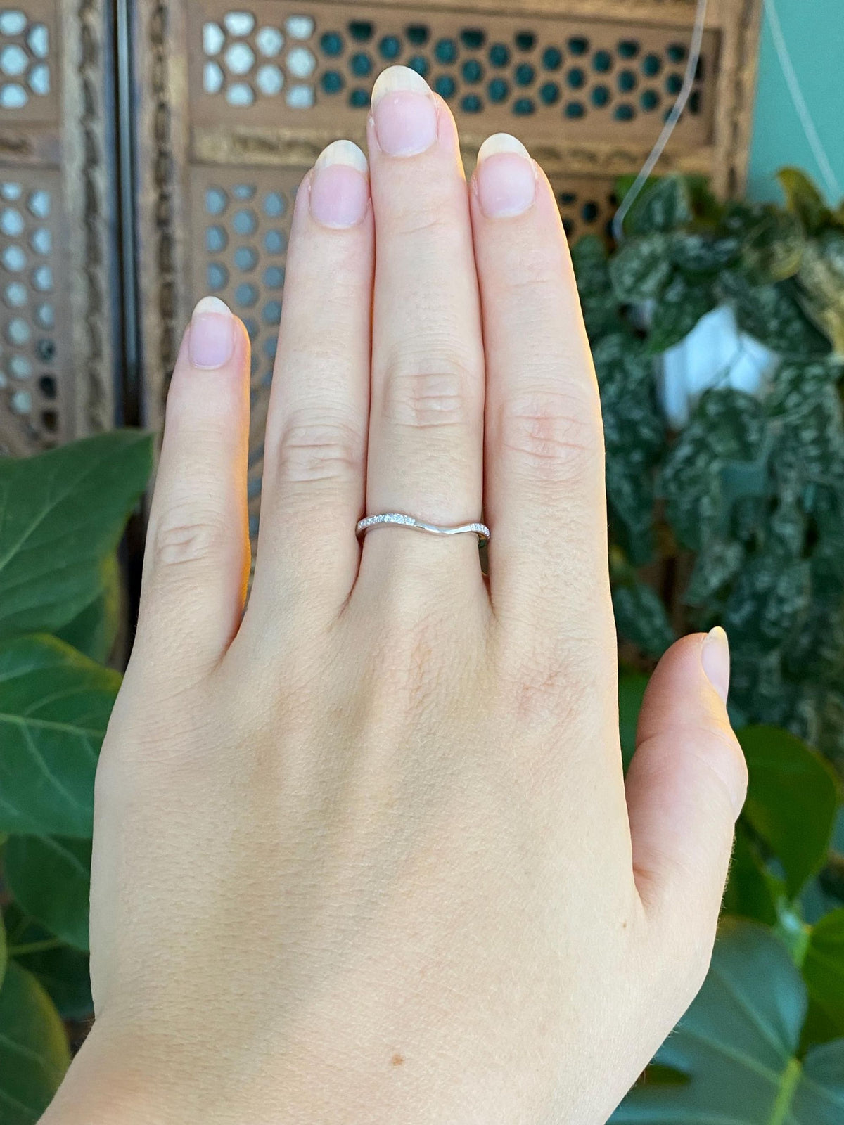 Vintage Solid 14k White Gold Diamonds Slim Wavy Ring Band - Size 7