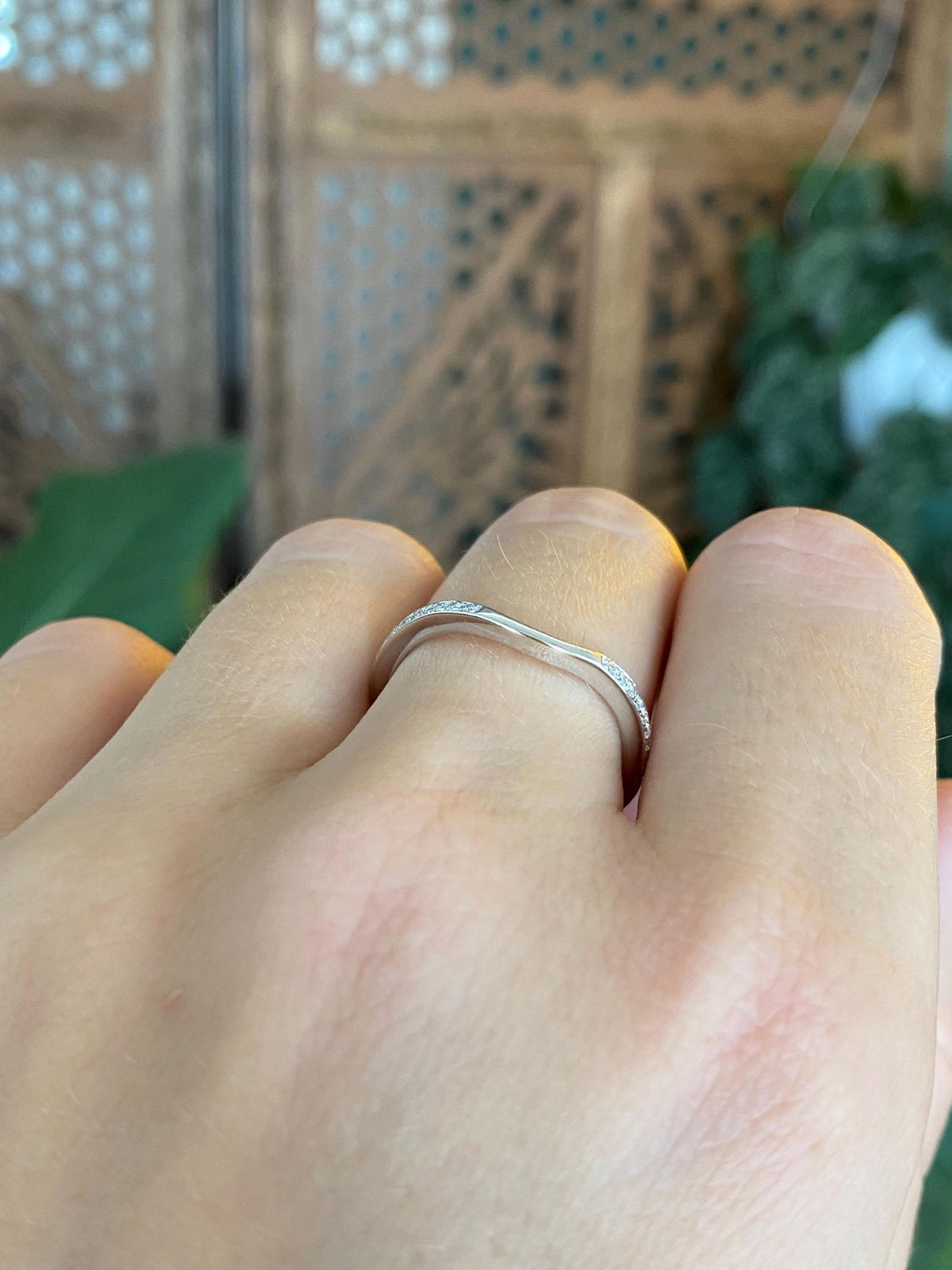 Vintage Solid 14k White Gold Diamonds Slim Wavy Ring Band - Size 7