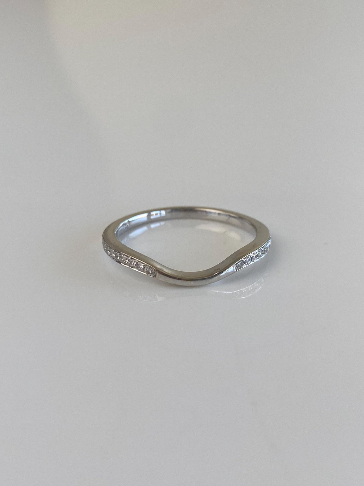 Vintage Solid 14k White Gold Diamonds Slim Wavy Ring Band - Size 7