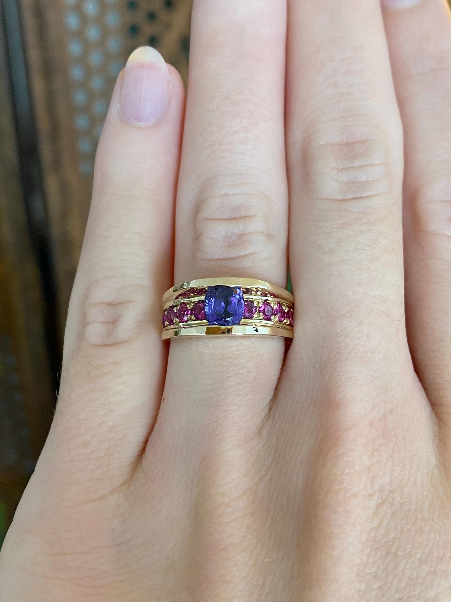 Vintage Solid 14k Yellow Gold Iolite Pink Sapphire Ring - Size 5.25