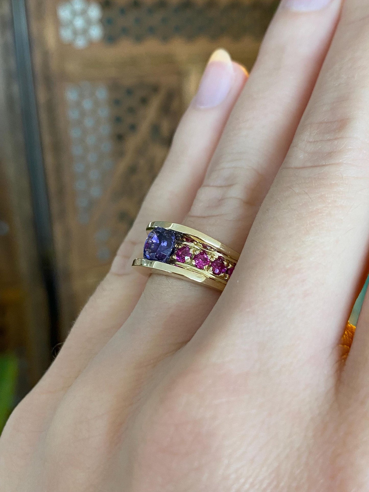 Vintage Solid 14k Yellow Gold Iolite Pink Sapphire Ring - Size 5.25