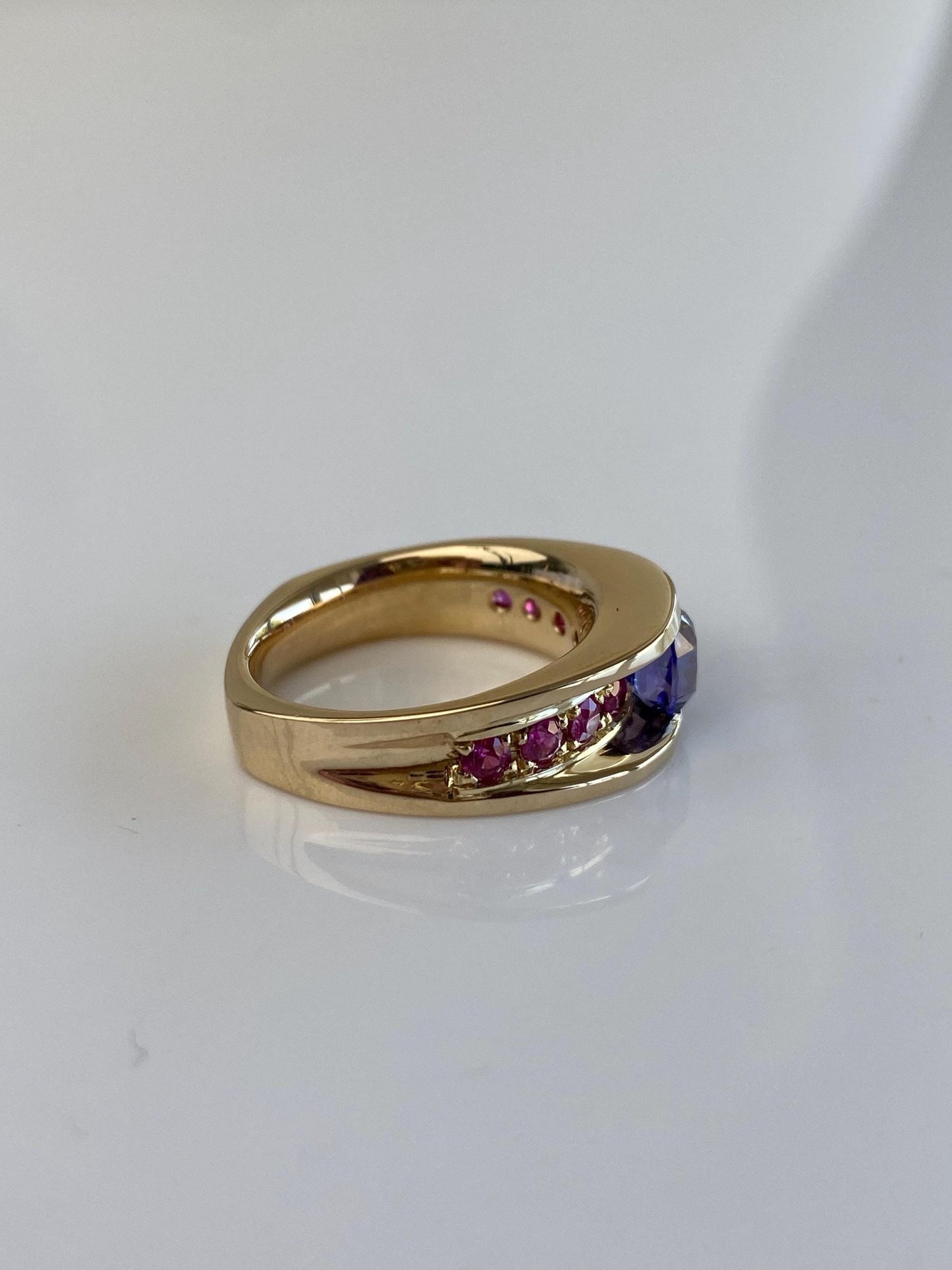 Vintage Solid 14k Yellow Gold Iolite Pink Sapphire Ring - Size 5.25