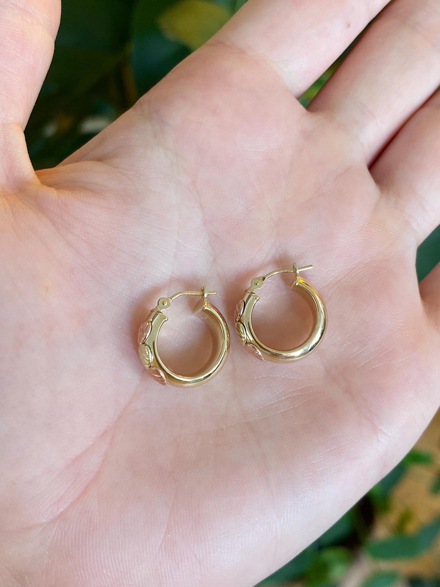 Vintage 14k Black Hills Gold Leaves Hoop Earrings