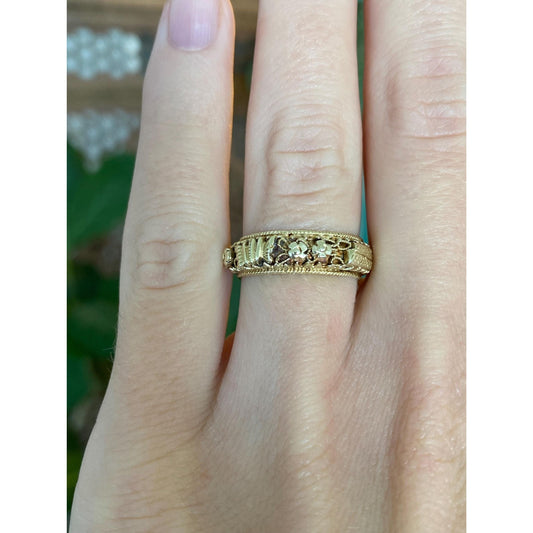 Vintage Solid 14k Yellow Gold Design Ring Band - Size 5.5