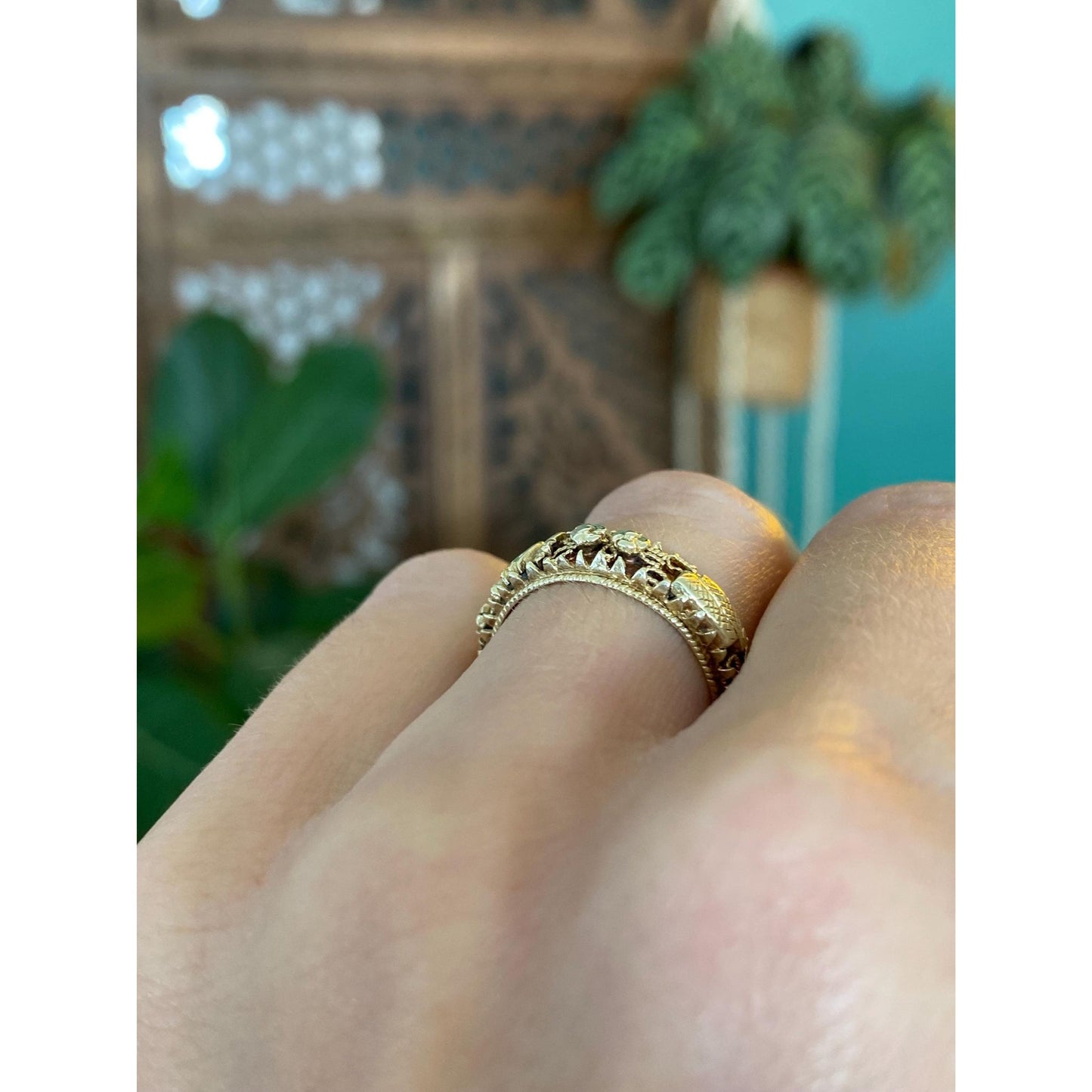 Vintage Solid 14k Yellow Gold Design Ring Band - Size 5.5