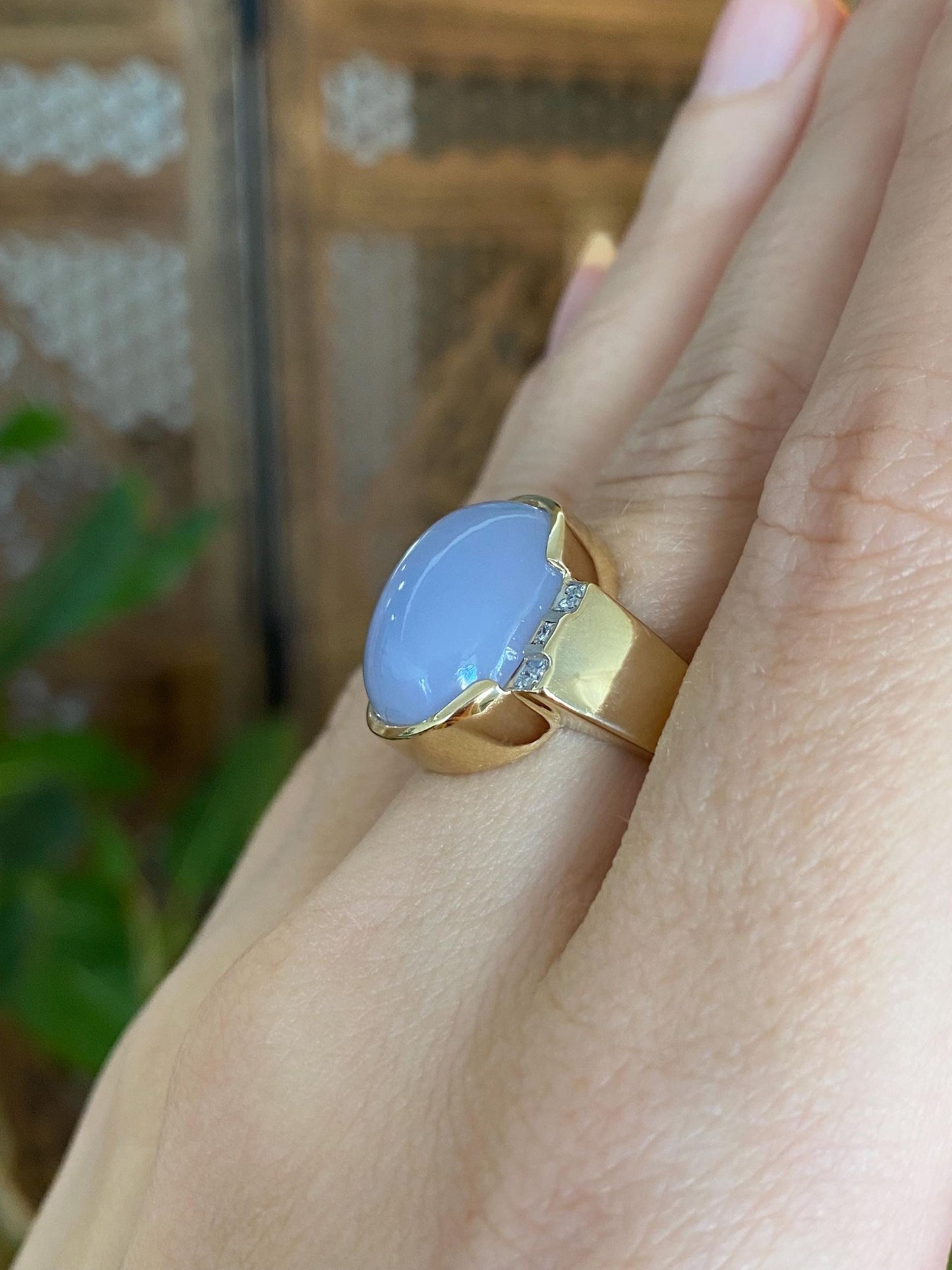 Vintage Solid 14k Yellow Gold Diamonds Light Blue Purple Chalcedony Ring - Size 6
