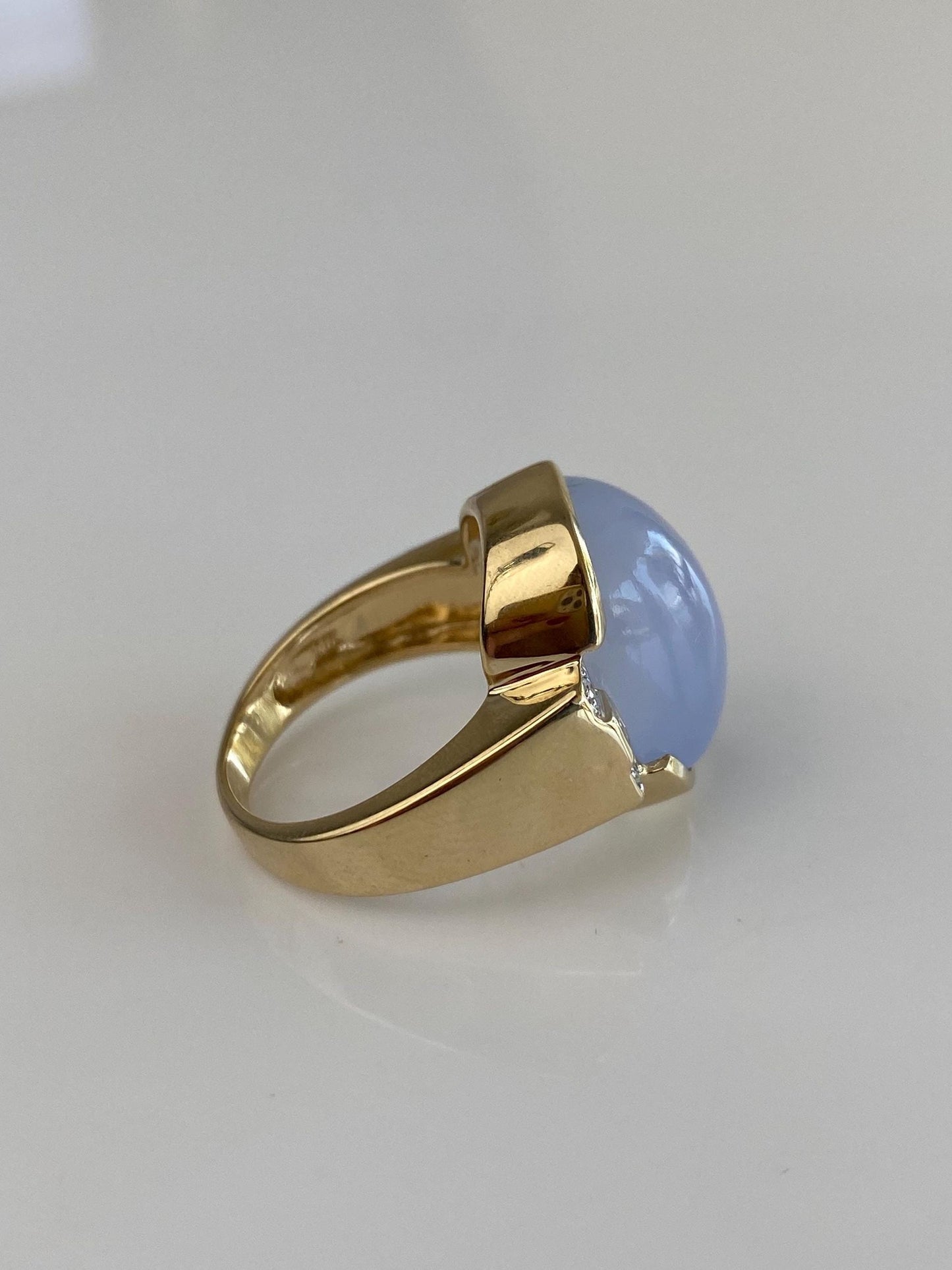 Vintage Solid 14k Yellow Gold Diamonds Light Blue Purple Chalcedony Ring - Size 6