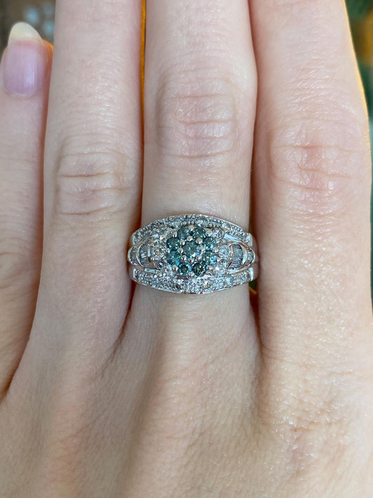 Vintage Solid 14k White Gold Clear & Blue Diamond Ring Band - Size 7