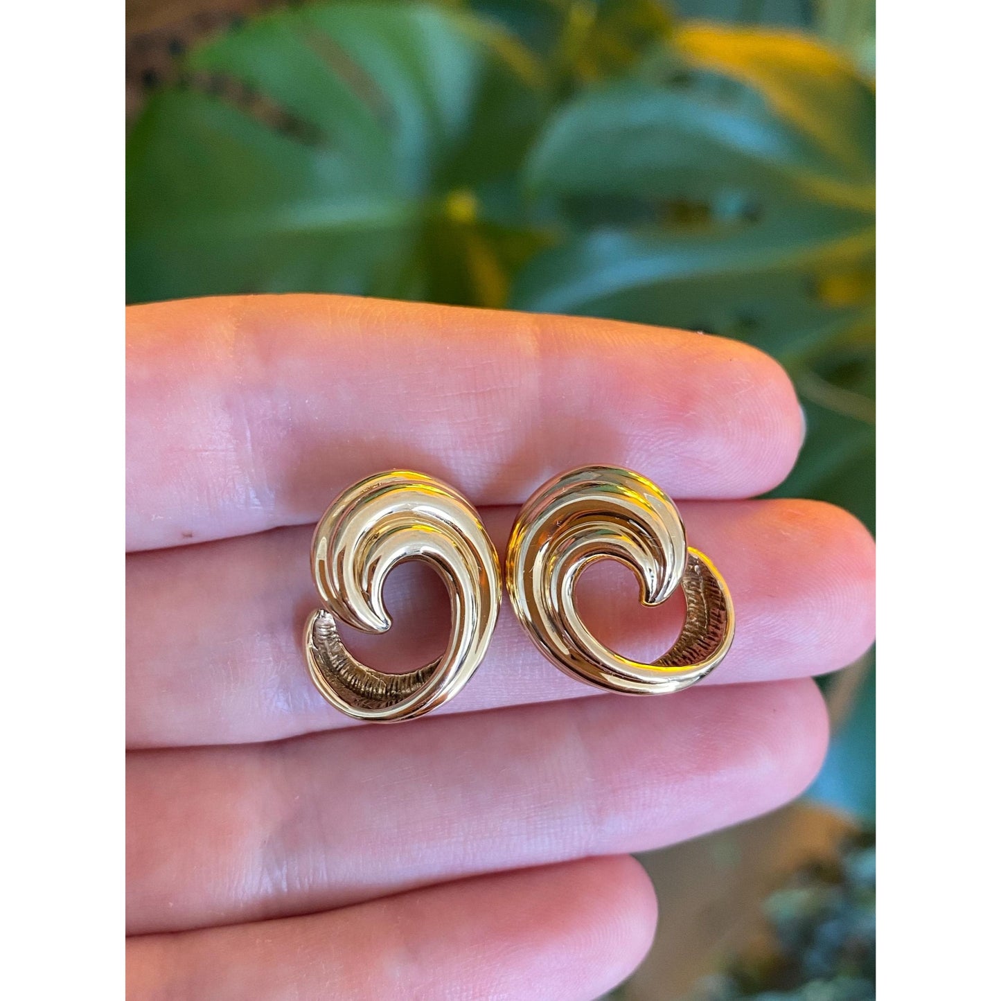 Vintage Solid 14k Yellow Gold Twist Stud Earrings