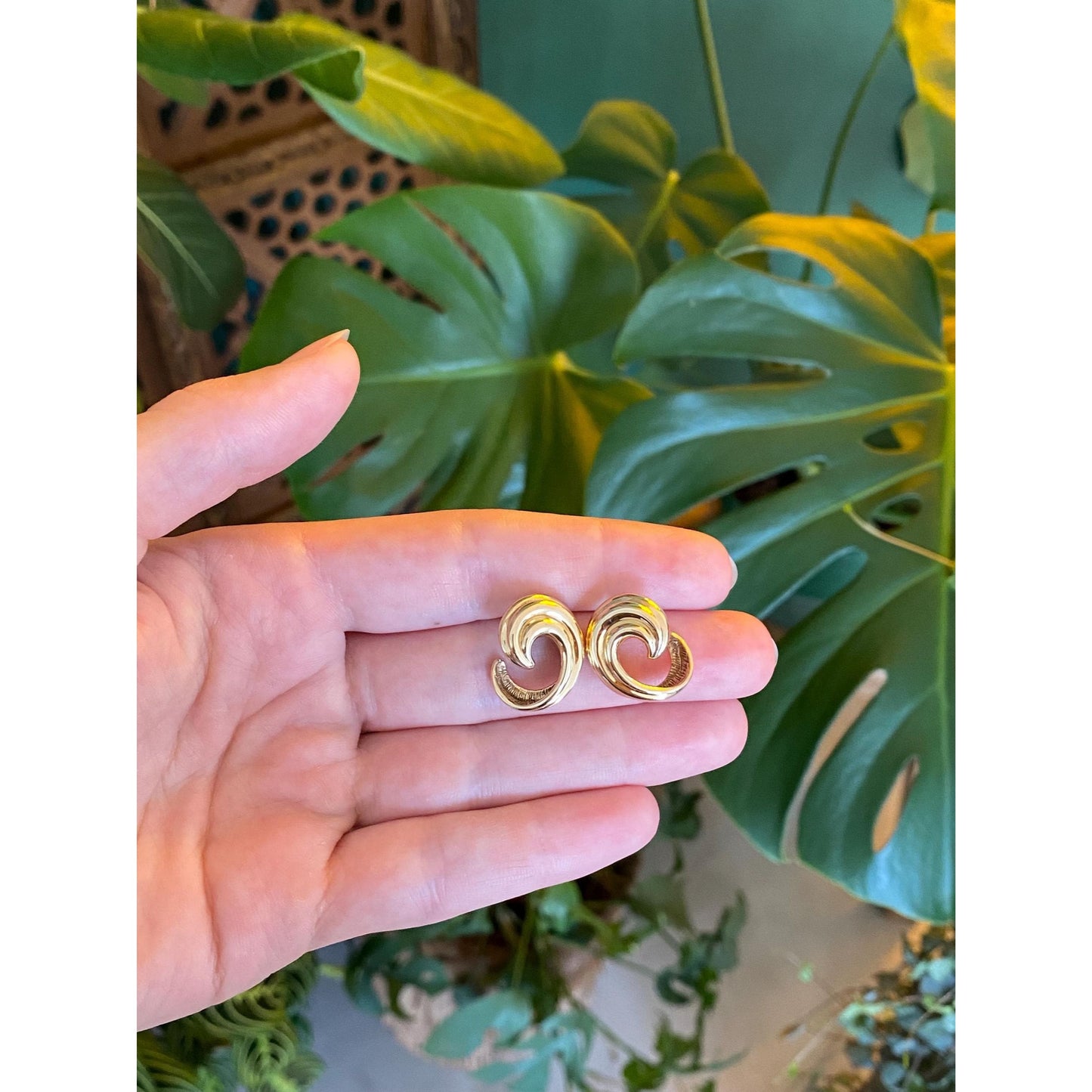 Vintage Solid 14k Yellow Gold Twist Stud Earrings