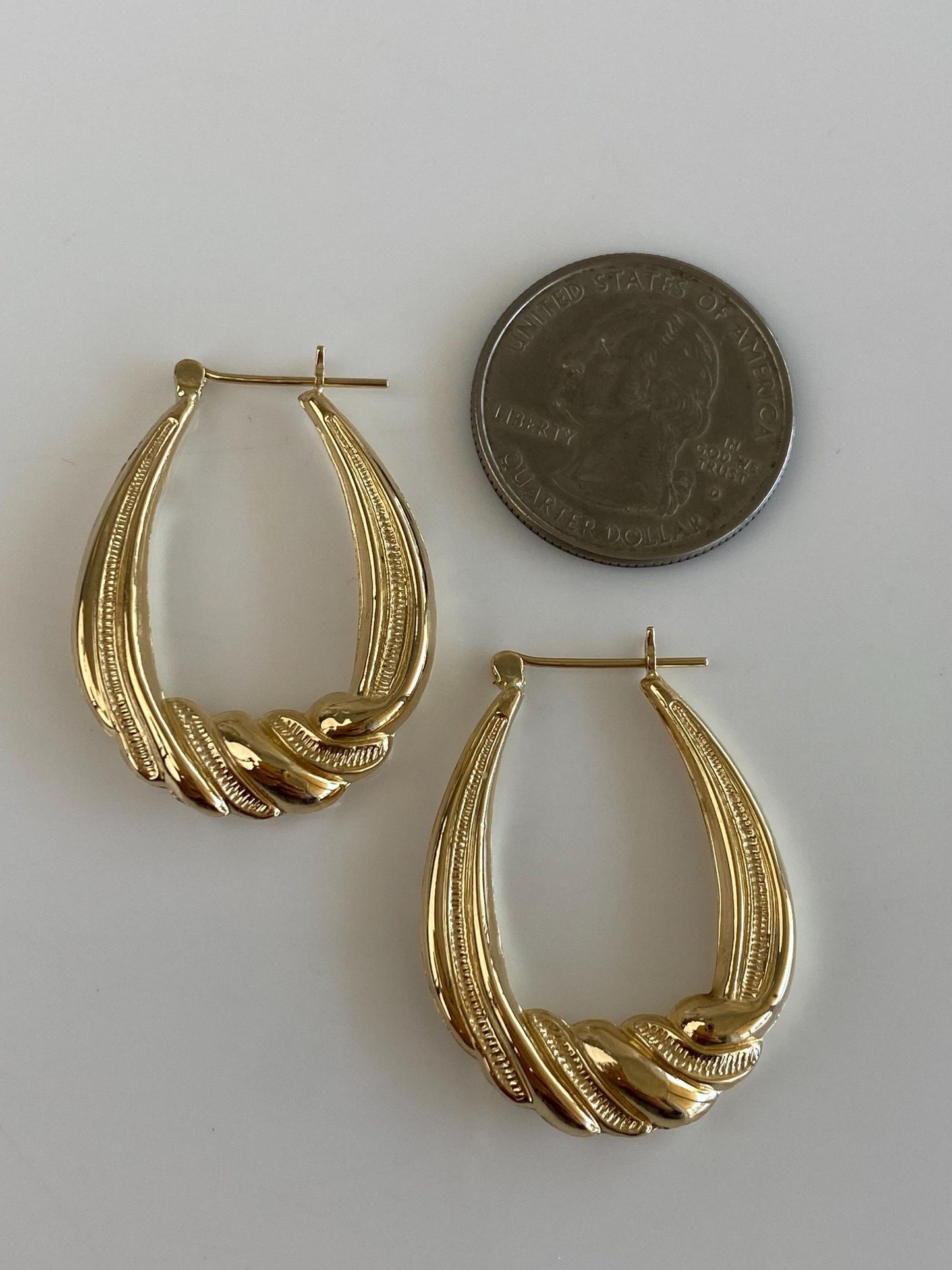 Vintage 14k Yellow Gold Milgrain Scalloped Hoop Earrings