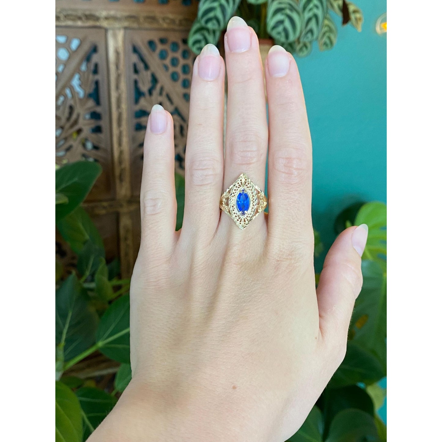 Solid 10k Yellow Gold Diamond Cut Blue Cubic Zirconia Ring - Size 7.5