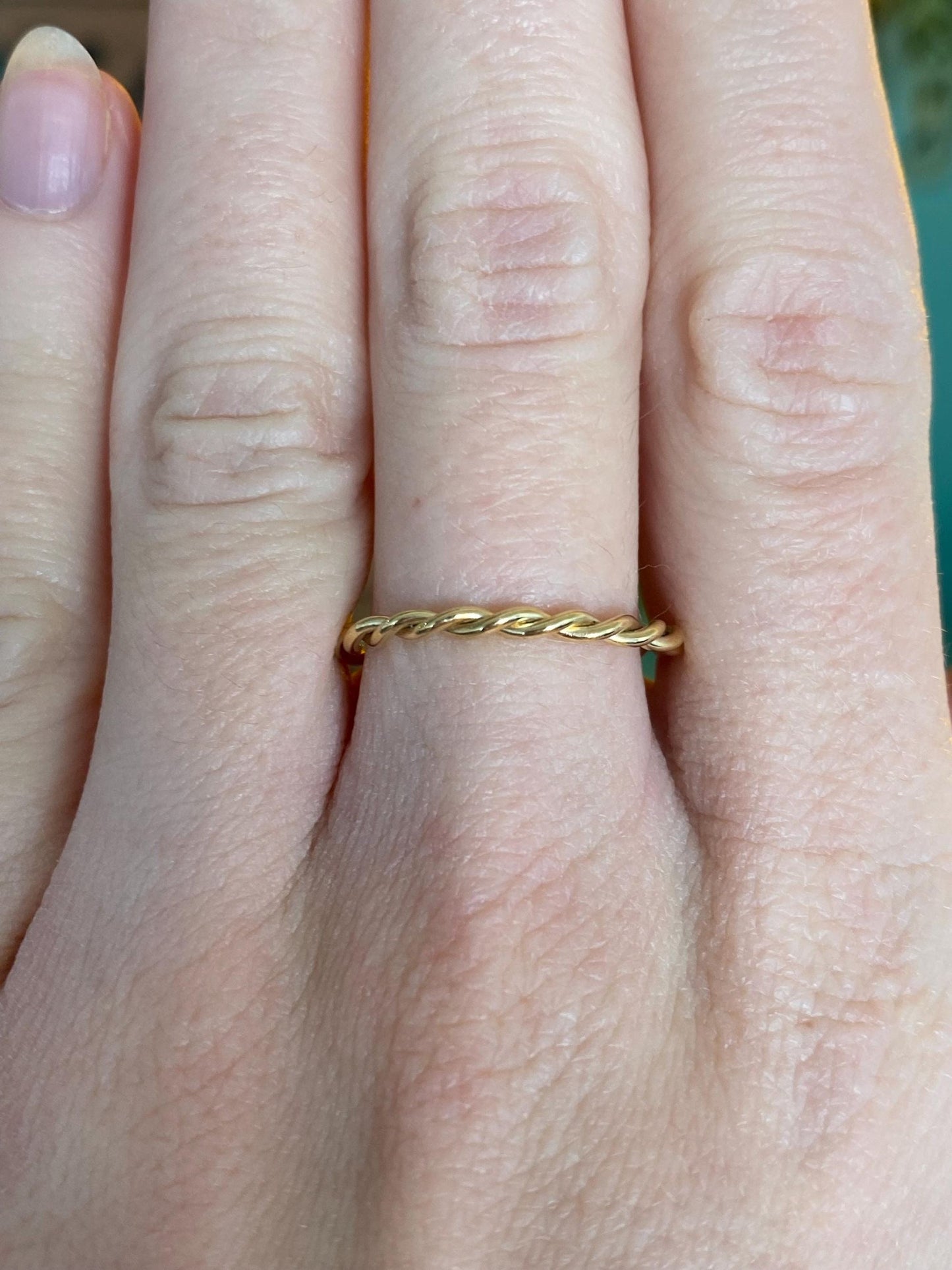 Vintage Solid 14k Yellow Gold Twist Ring Band - Size 8