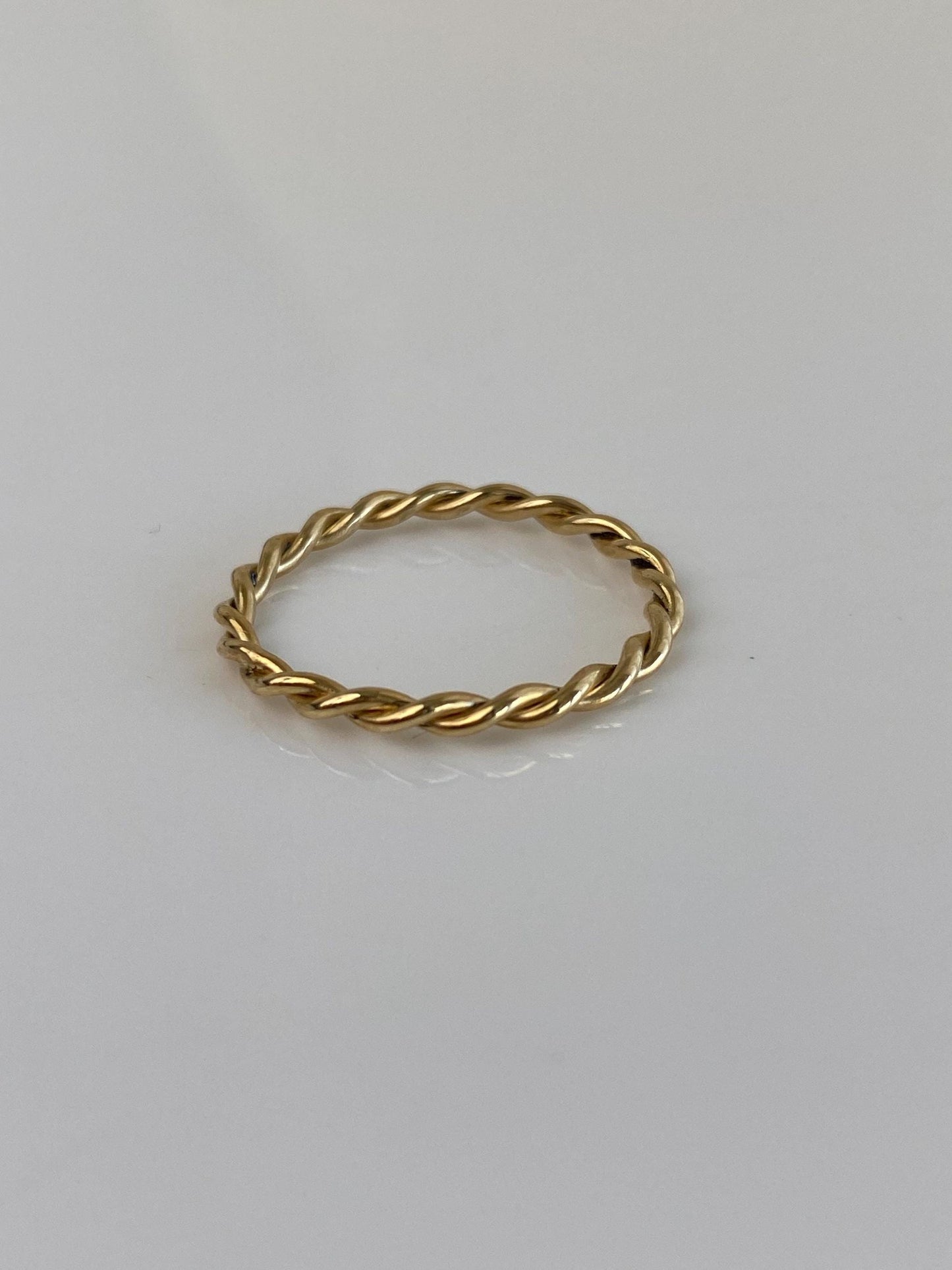 Vintage Solid 14k Yellow Gold Twist Ring Band - Size 8