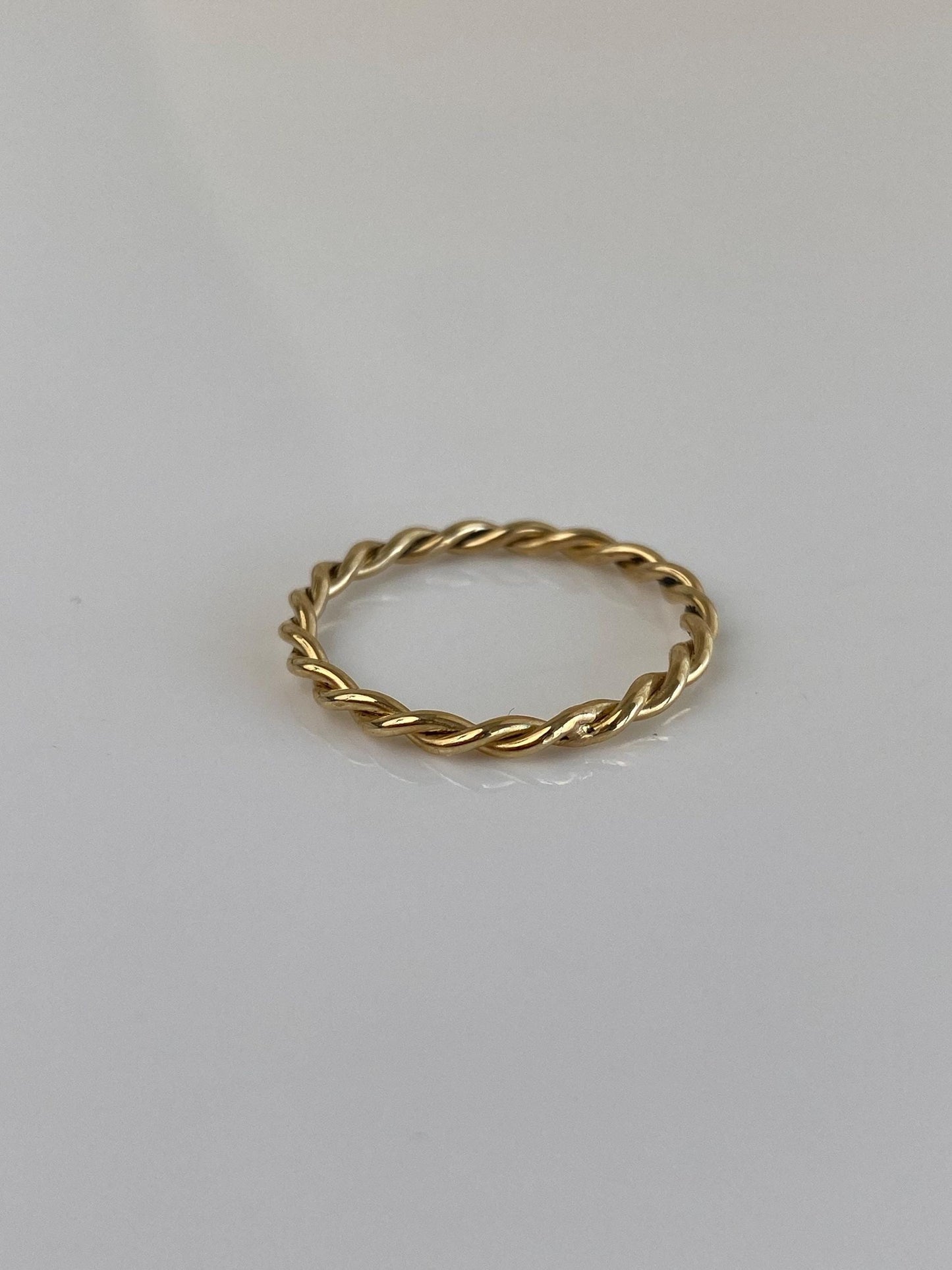 Vintage Solid 14k Yellow Gold Twist Ring Band - Size 8