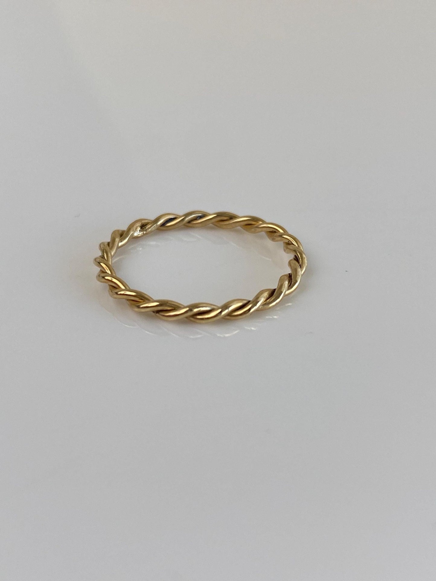 Vintage Solid 14k Yellow Gold Twist Ring Band - Size 8