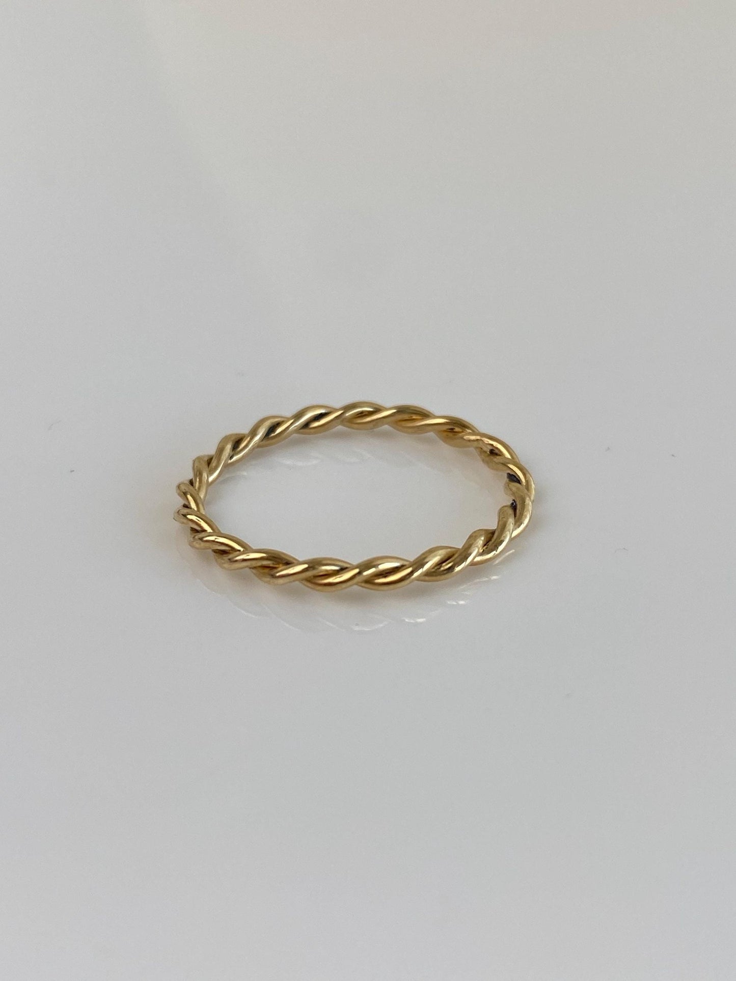 Vintage Solid 14k Yellow Gold Twist Ring Band - Size 8